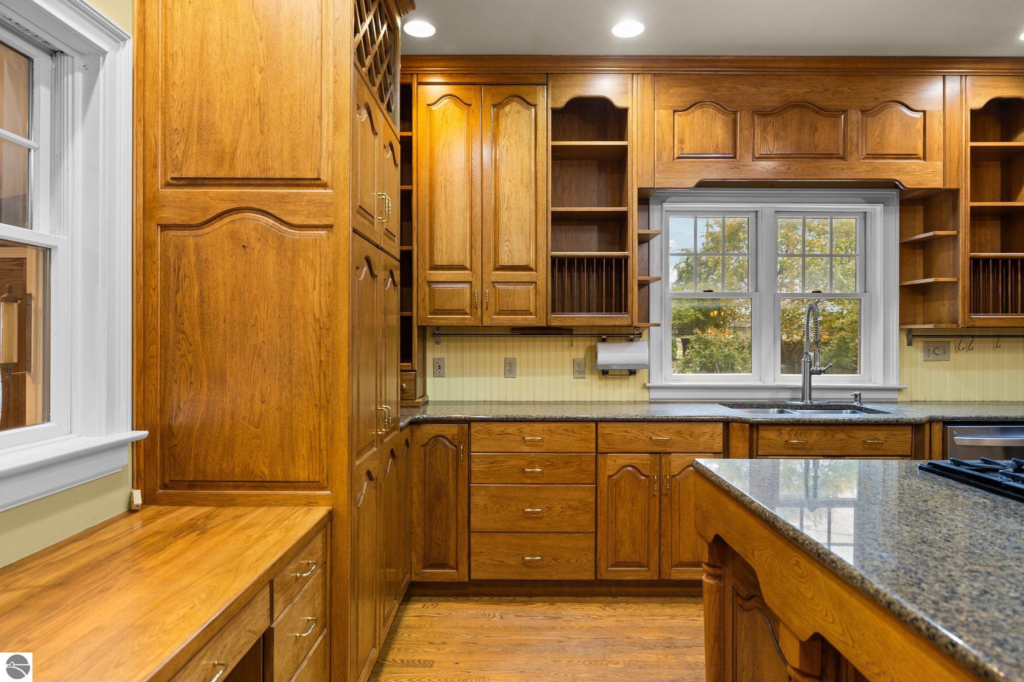 Traverse City, Michigan, 49686, United States, 4 Bedrooms Bedrooms, ,4 BathroomsBathrooms,Residential,Active,1990613