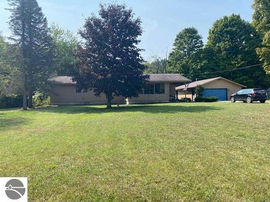 7841 CADILLAC HWY, BENZONIA, MI 49616 - Image 1