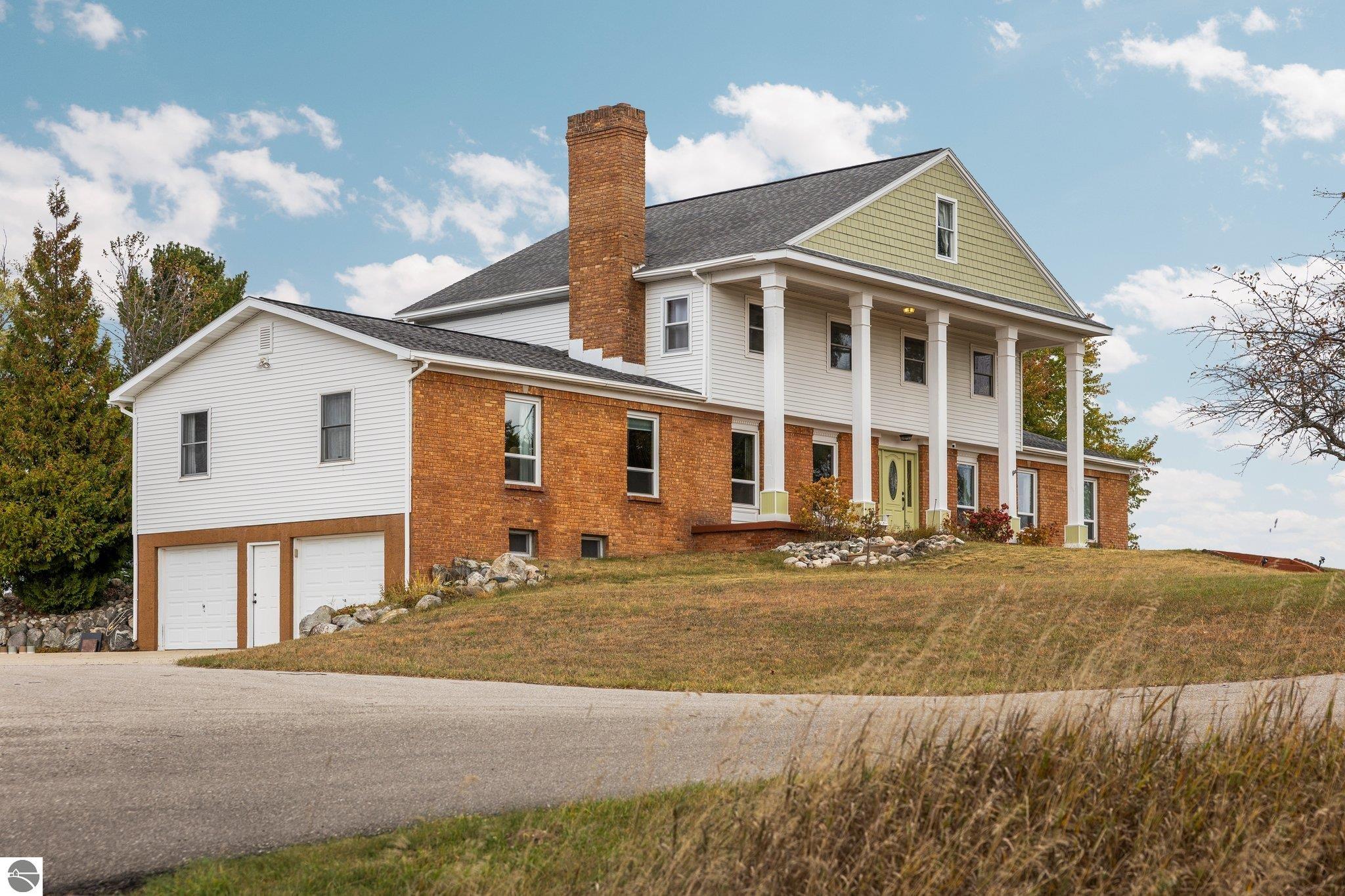 Traverse City, Michigan, 49684, United States, ,5 BathroomsBathrooms,Residential,Active,1831839