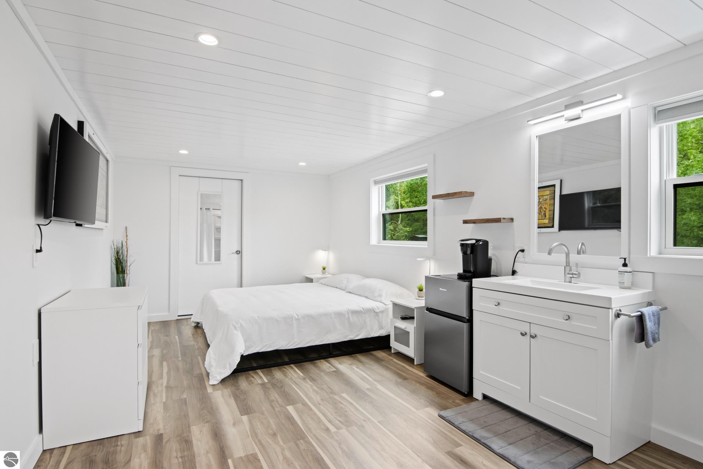 Williamsburg, Michigan, 49690, United States, 3 Bedrooms Bedrooms, ,3 BathroomsBathrooms,Residential,Active,1871591