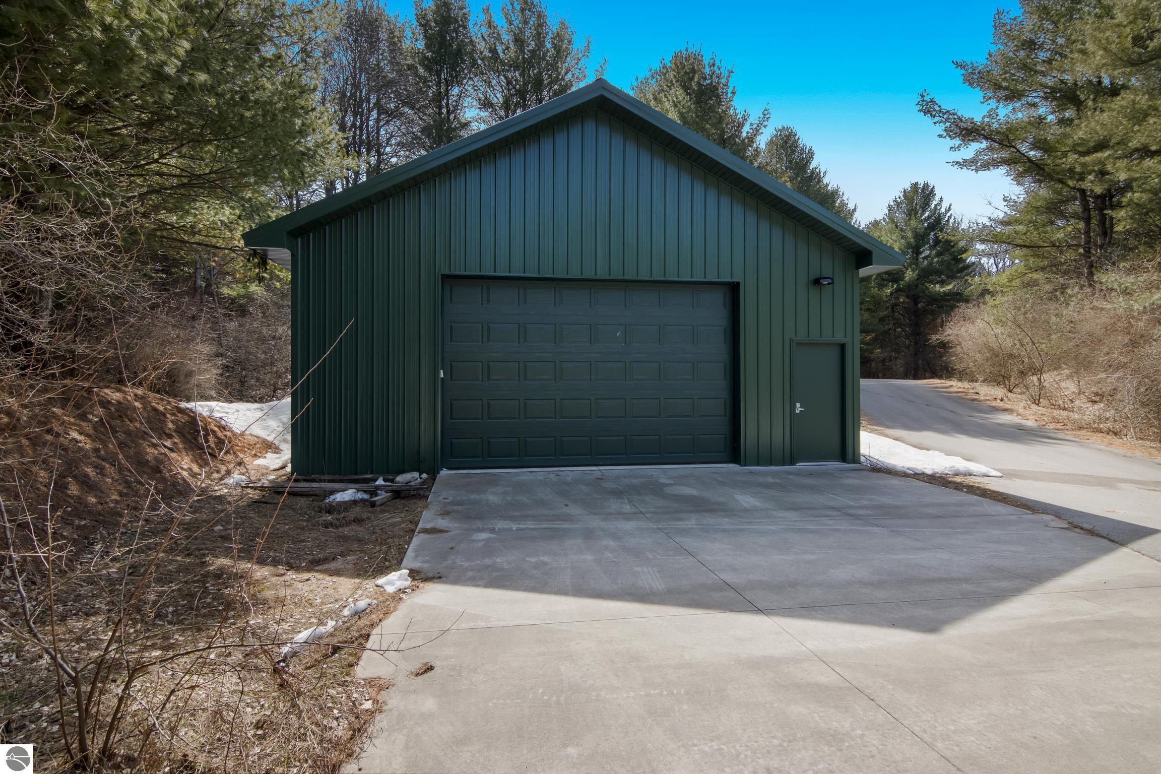 Alden, Michigan, 49612, United States, 3 Bedrooms Bedrooms, ,3 BathroomsBathrooms,Residential,Active,1761651