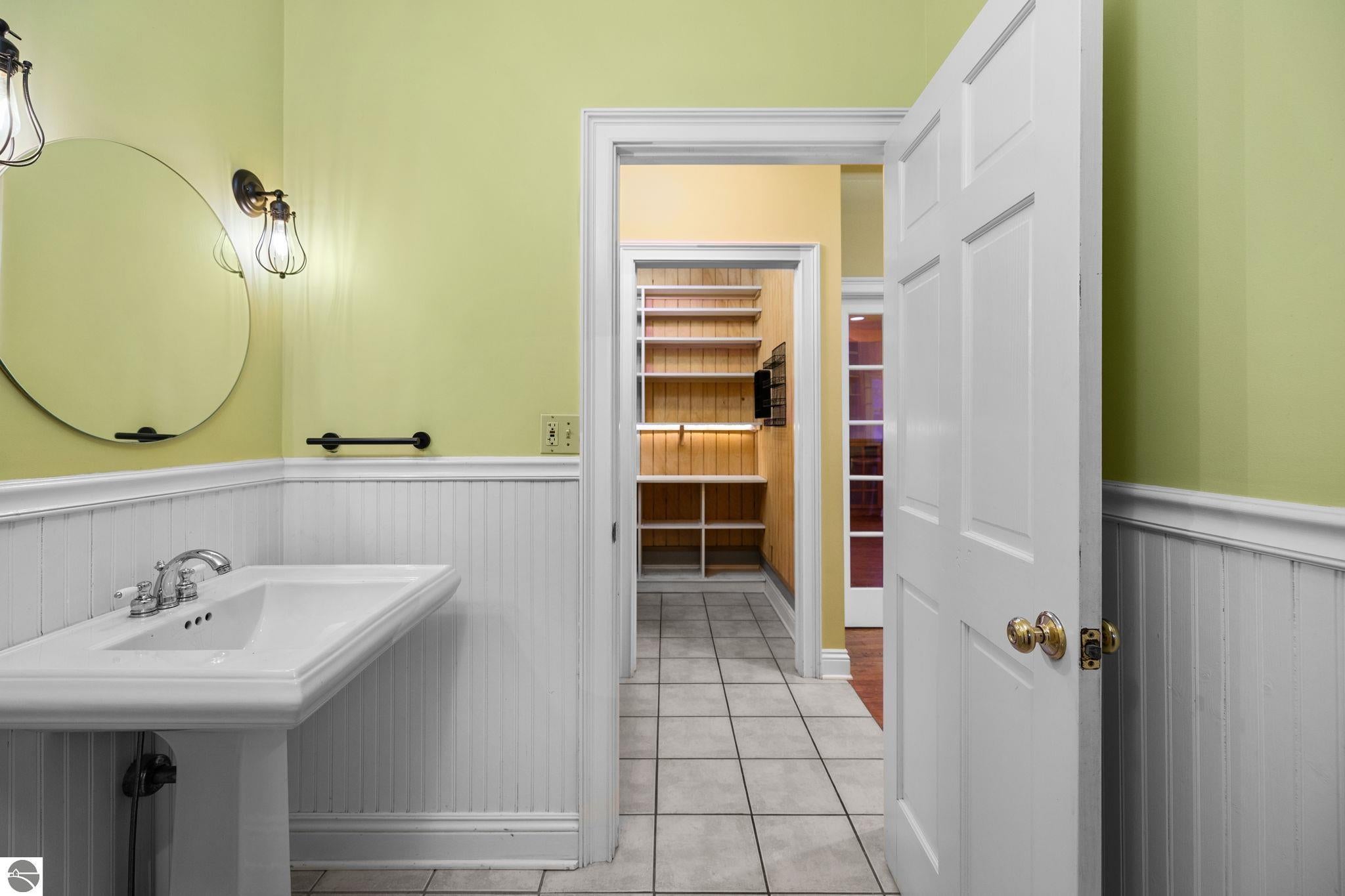 Traverse City, Michigan, 49686, United States, 4 Bedrooms Bedrooms, ,4 BathroomsBathrooms,Residential,Active,1990613