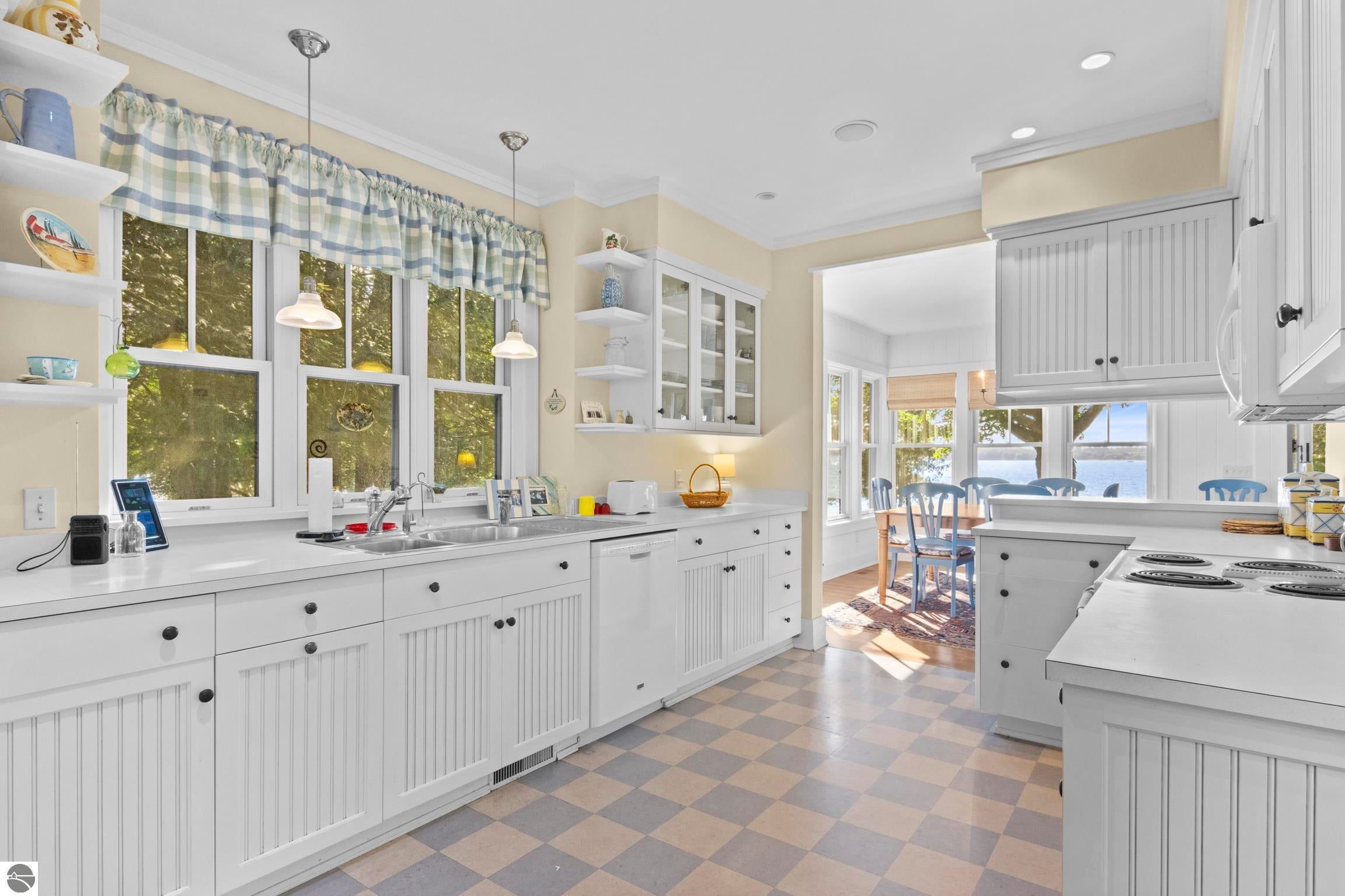 Rapid City, Michigan, 49676, United States, 5 Bedrooms Bedrooms, ,5 BathroomsBathrooms,Residential,Active,1945320