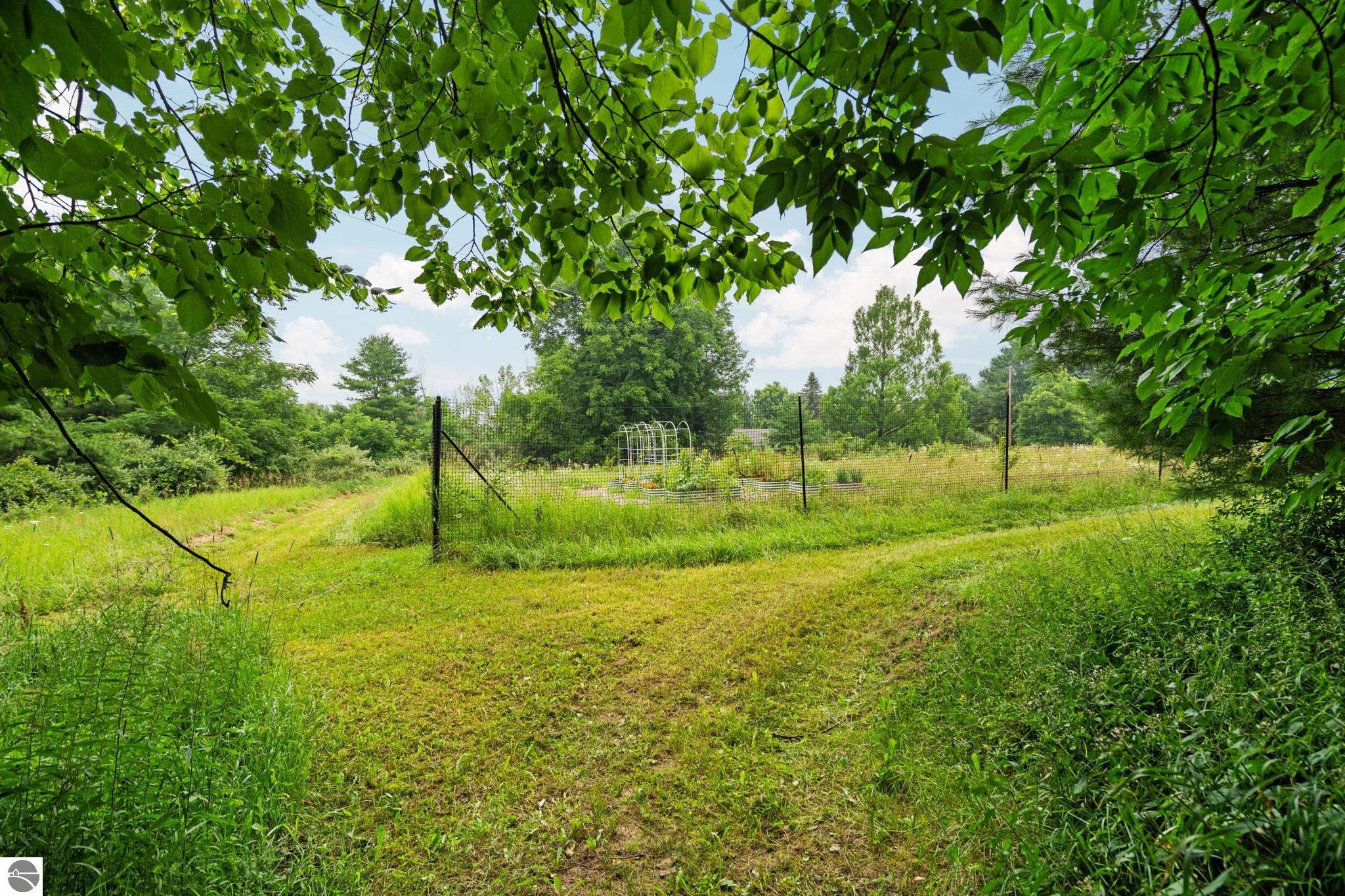 Traverse City, Michigan, 49684, United States, 4 Bedrooms Bedrooms, ,3 BathroomsBathrooms,Residential,Active,1909642