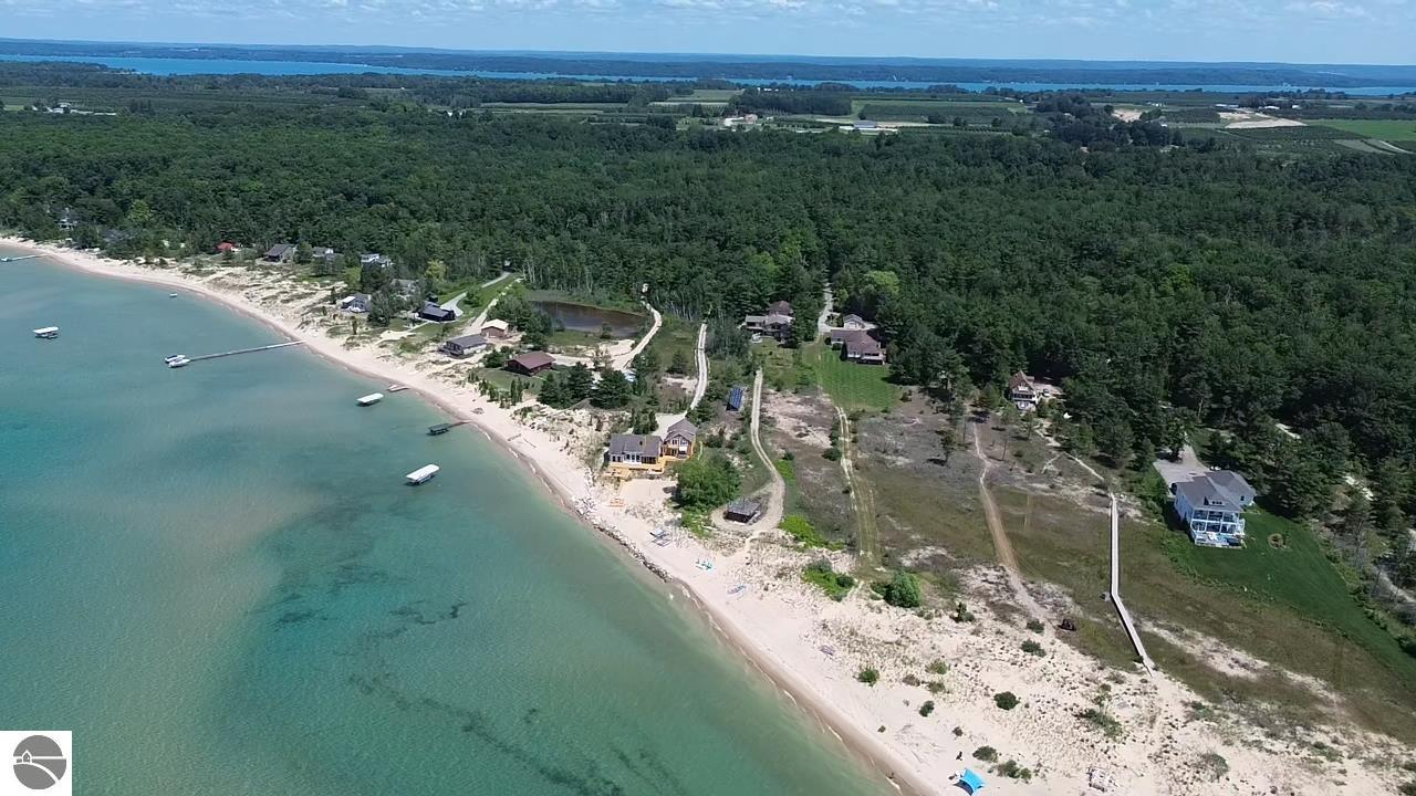 Williamsburg, Michigan, 49690, United States, ,4 BathroomsBathrooms,Residential,Active,1831821