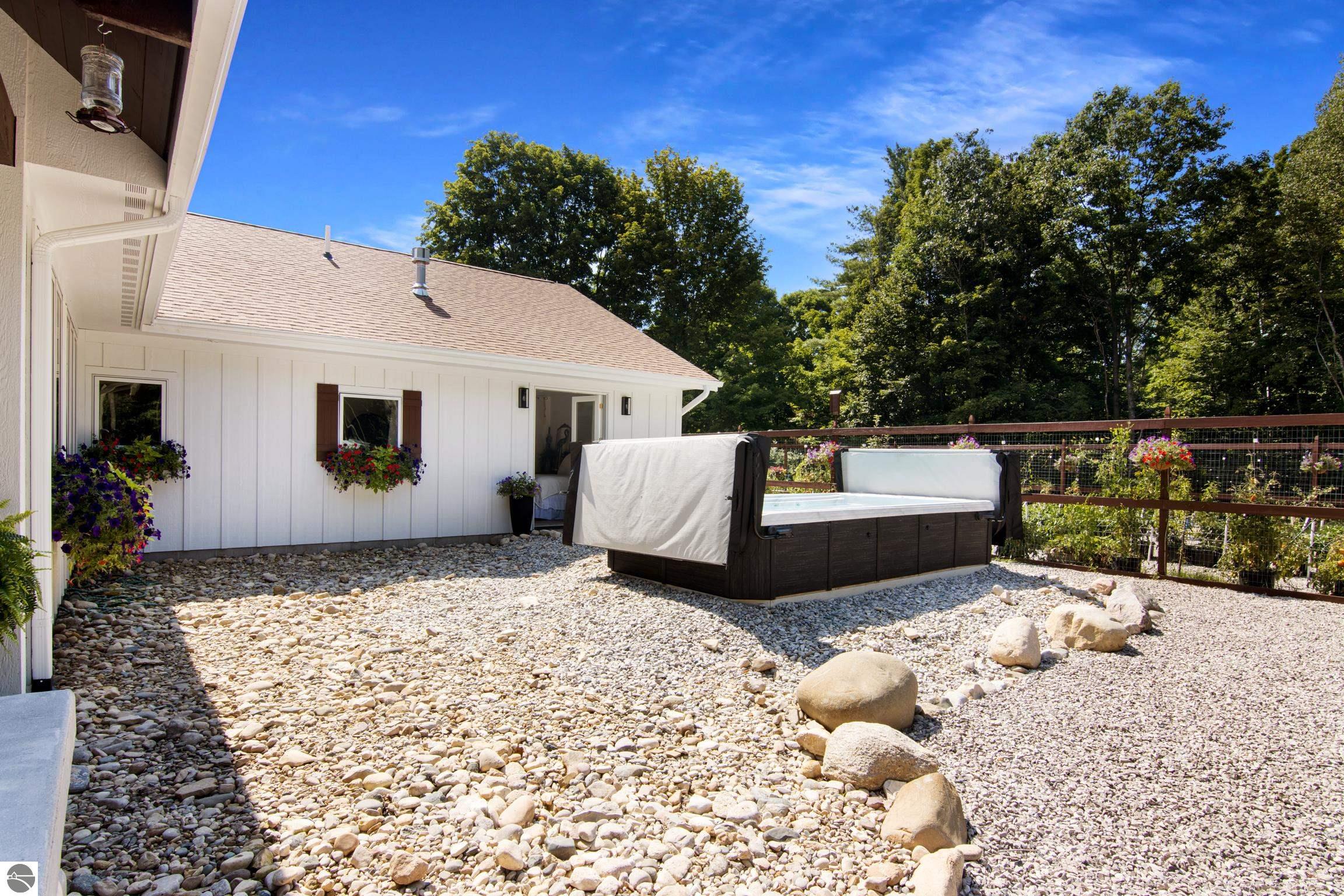 Alden, Michigan, 49612, United States, 3 Bedrooms Bedrooms, ,2 BathroomsBathrooms,Residential,Active,1919079
