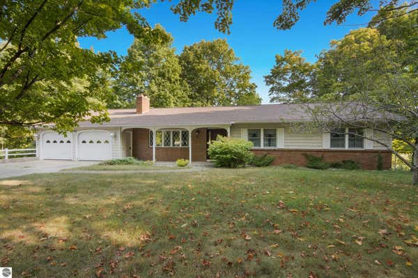 8762 W HARRIGER RD, EMPIRE, MI 49630 - Image 1