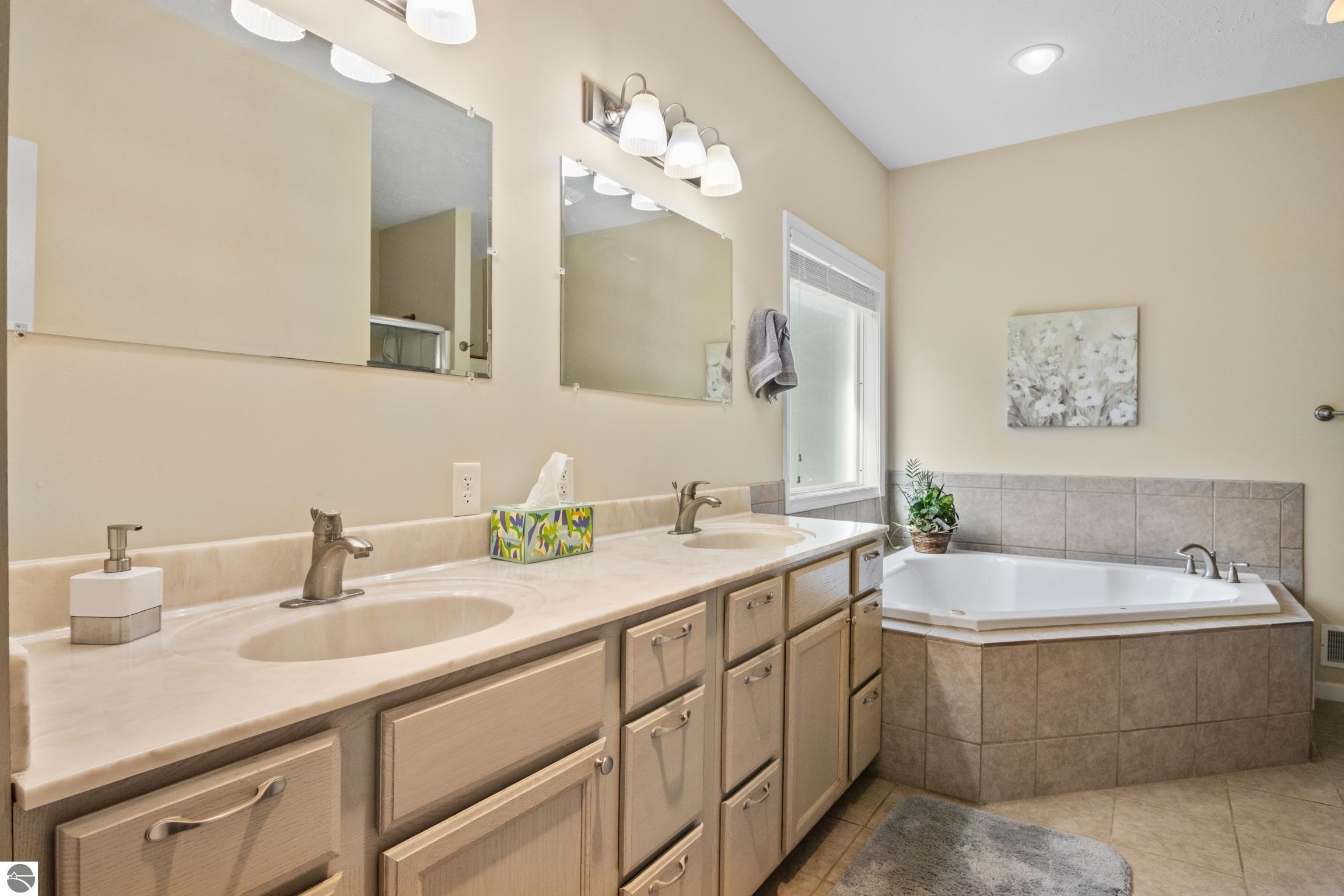 Williamsburg, Michigan, 49690, United States, 3 Bedrooms Bedrooms, ,3 BathroomsBathrooms,Residential,Active,1945241