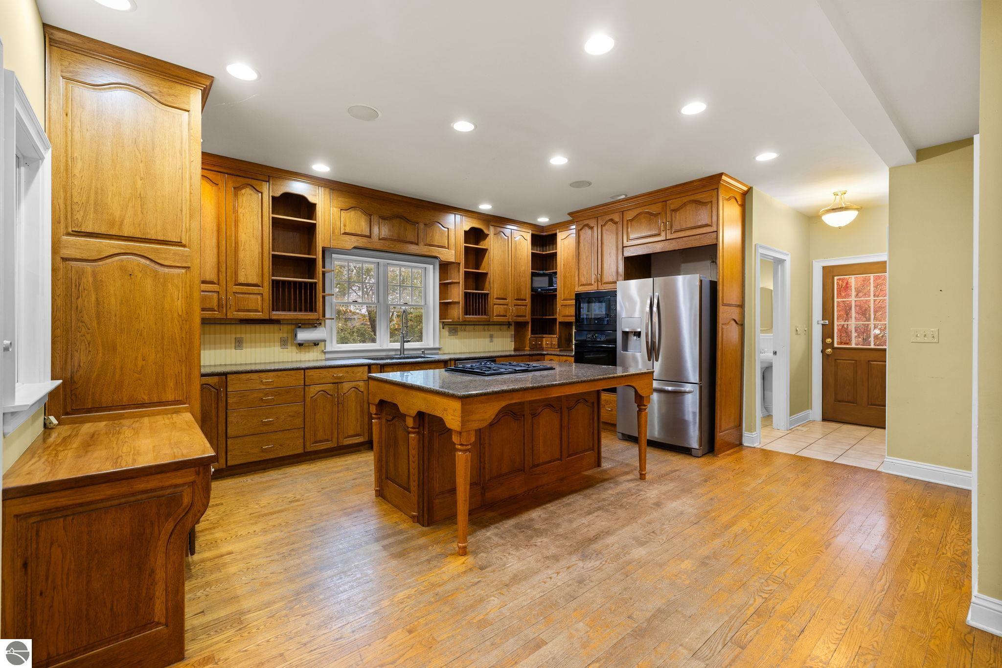 Traverse City, Michigan, 49686, United States, 4 Bedrooms Bedrooms, ,4 BathroomsBathrooms,Residential,Active,1990613