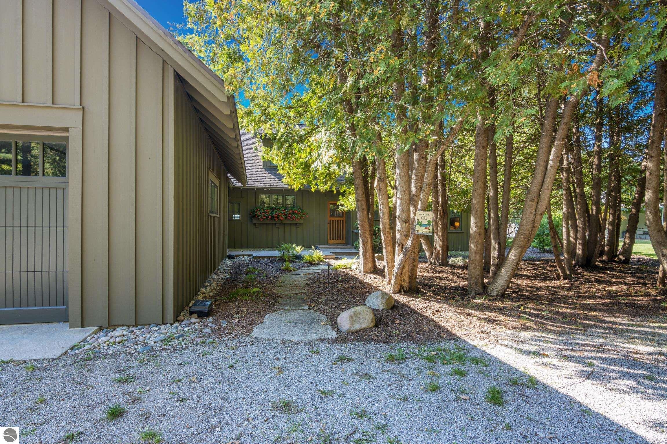 Rapid City, Michigan, 49676, United States, 5 Bedrooms Bedrooms, ,5 BathroomsBathrooms,Residential,Active,1945320