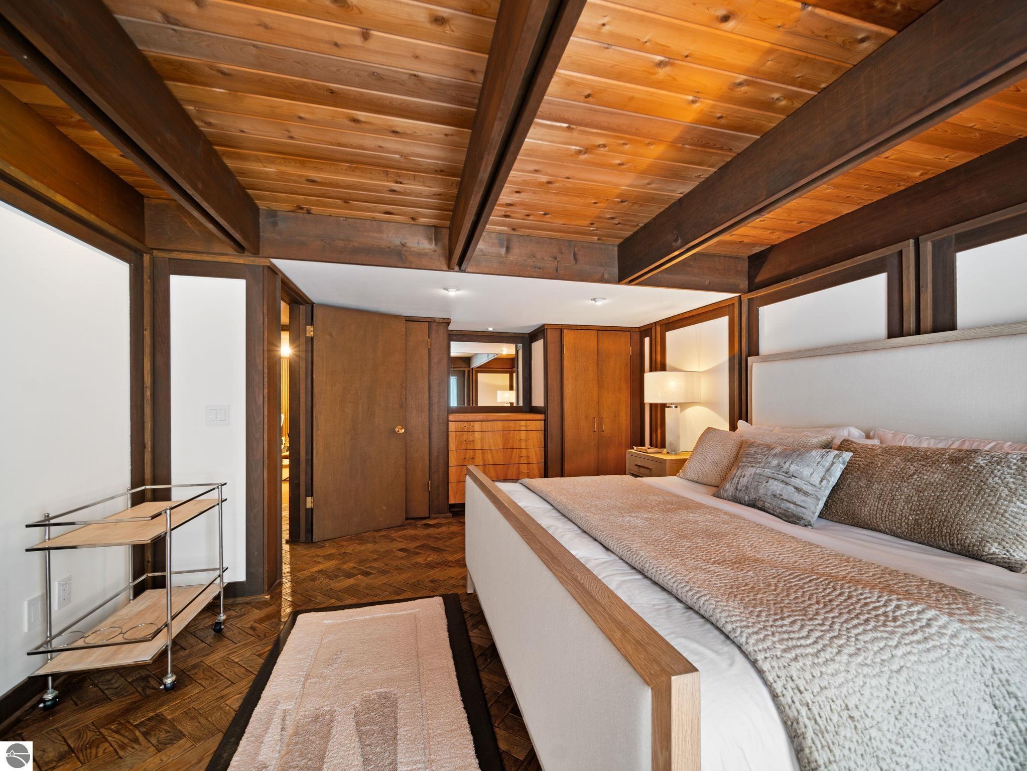 Traverse City, Michigan, 49686, United States, 3 Bedrooms Bedrooms, ,2 BathroomsBathrooms,Residential,Contingent,2007042