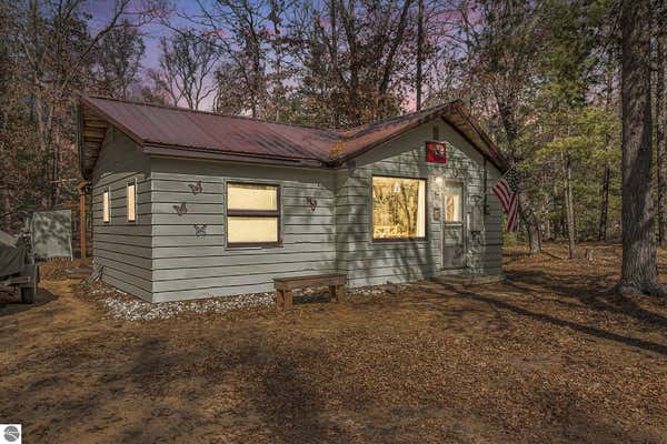 5528 W WINGLETON RD, BALDWIN, MI 49304 - Image 1