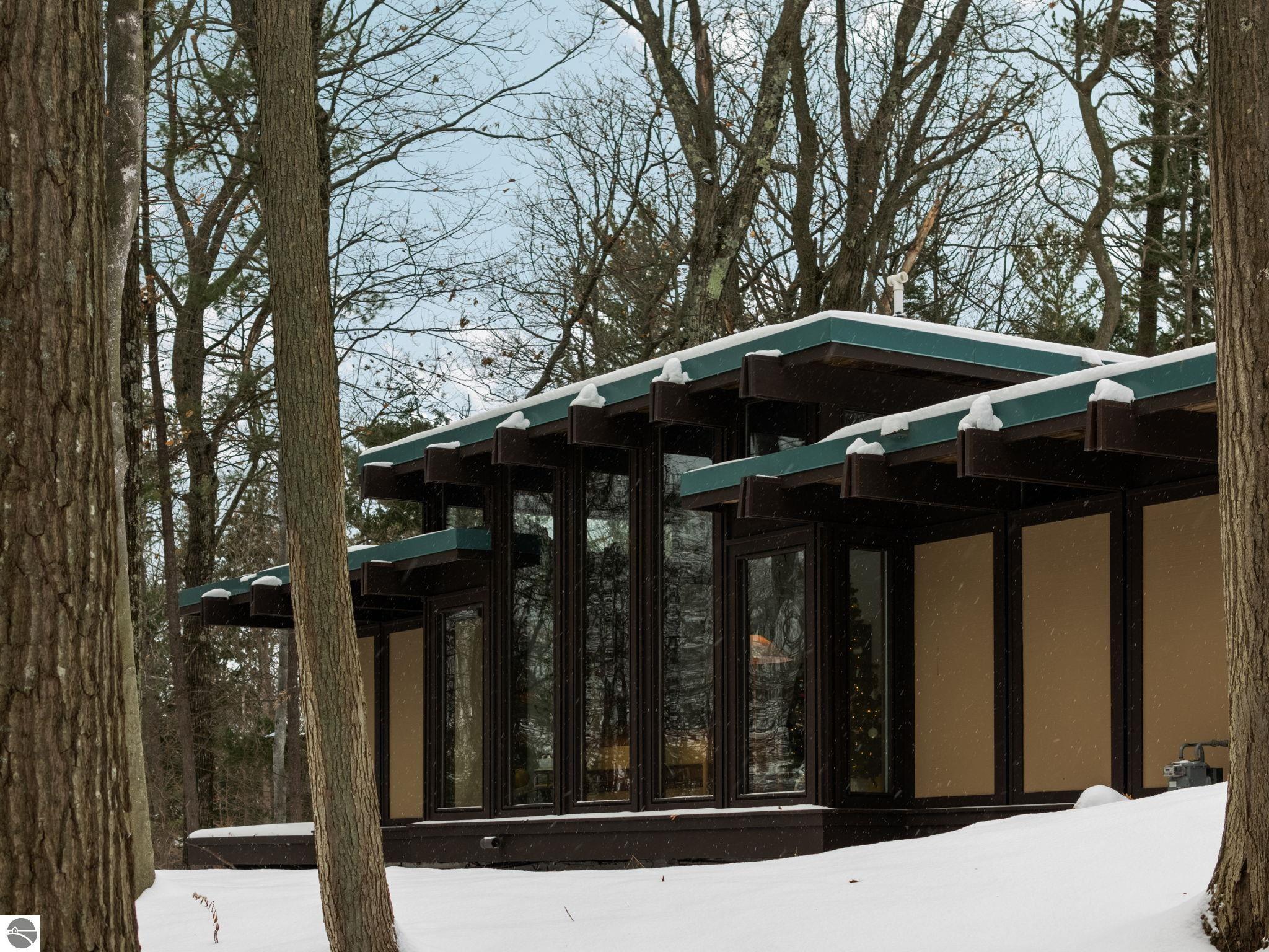 Traverse City, Michigan, 49686, United States, 3 Bedrooms Bedrooms, ,2 BathroomsBathrooms,Residential,Contingent,2007042