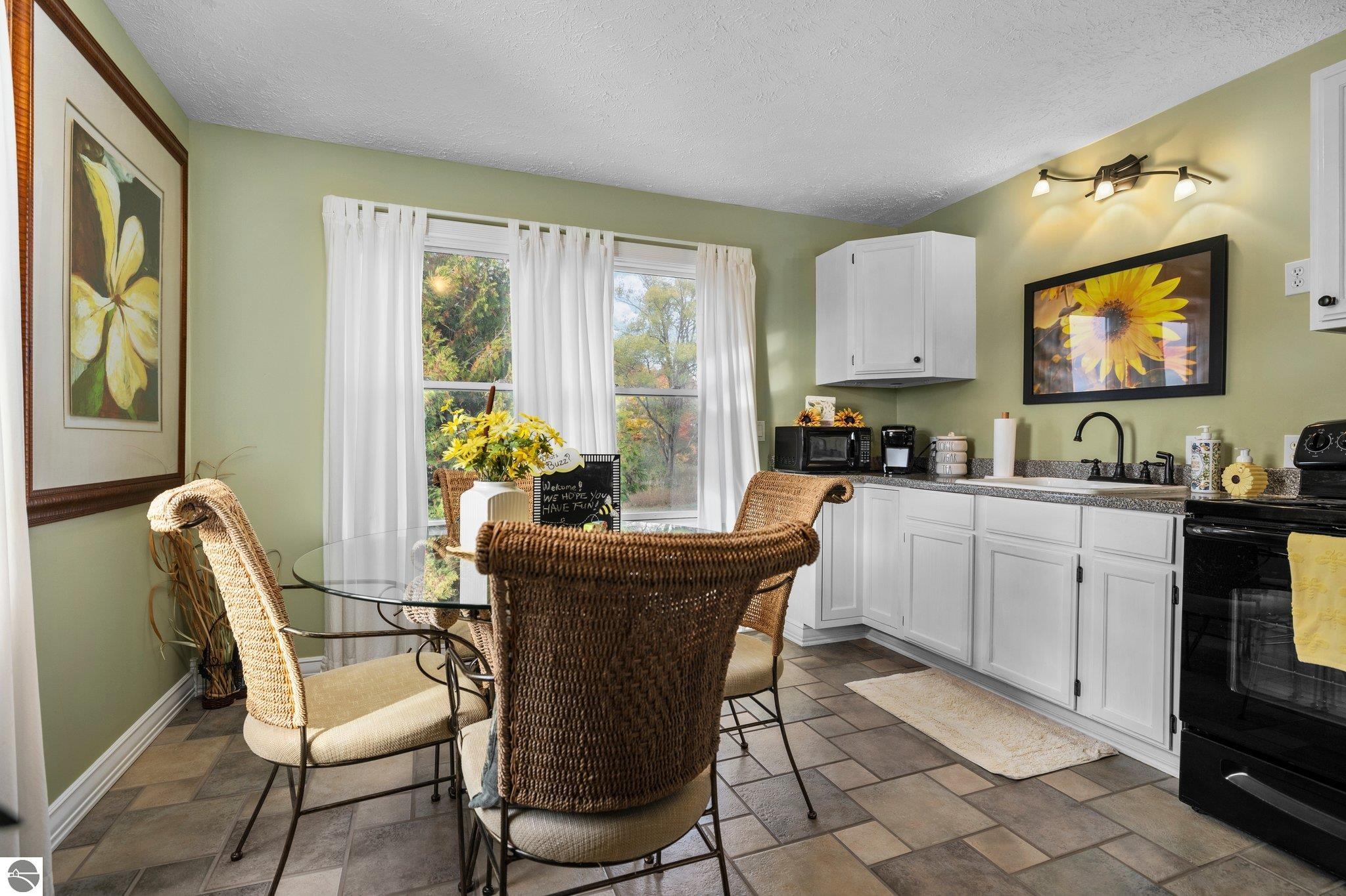 Traverse City, Michigan, 49684, United States, ,5 BathroomsBathrooms,Residential,Active,1831839