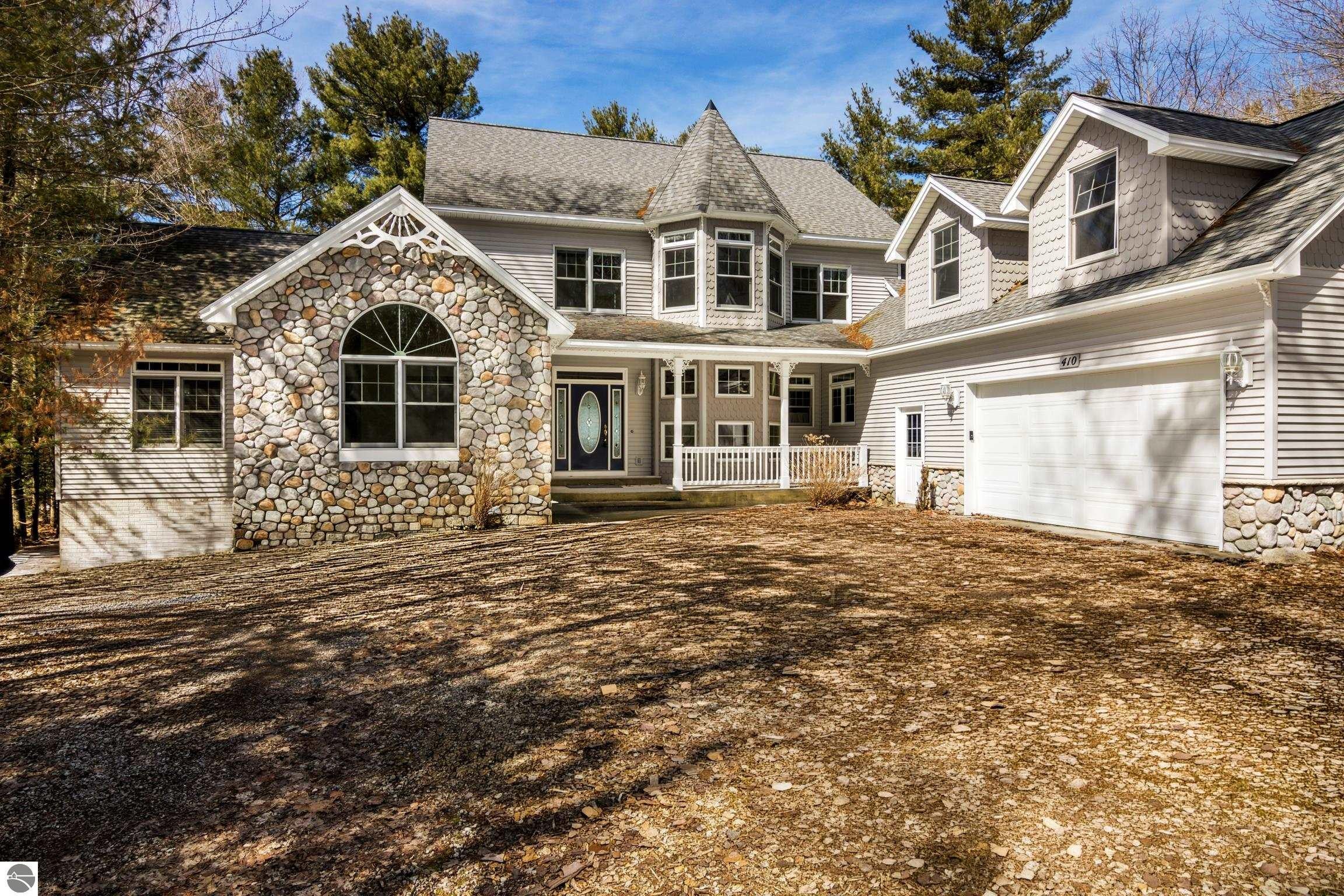 Kewadin, Michigan, 49648, United States, 5 Bedrooms Bedrooms, ,6 BathroomsBathrooms,Residential,Active,2032911