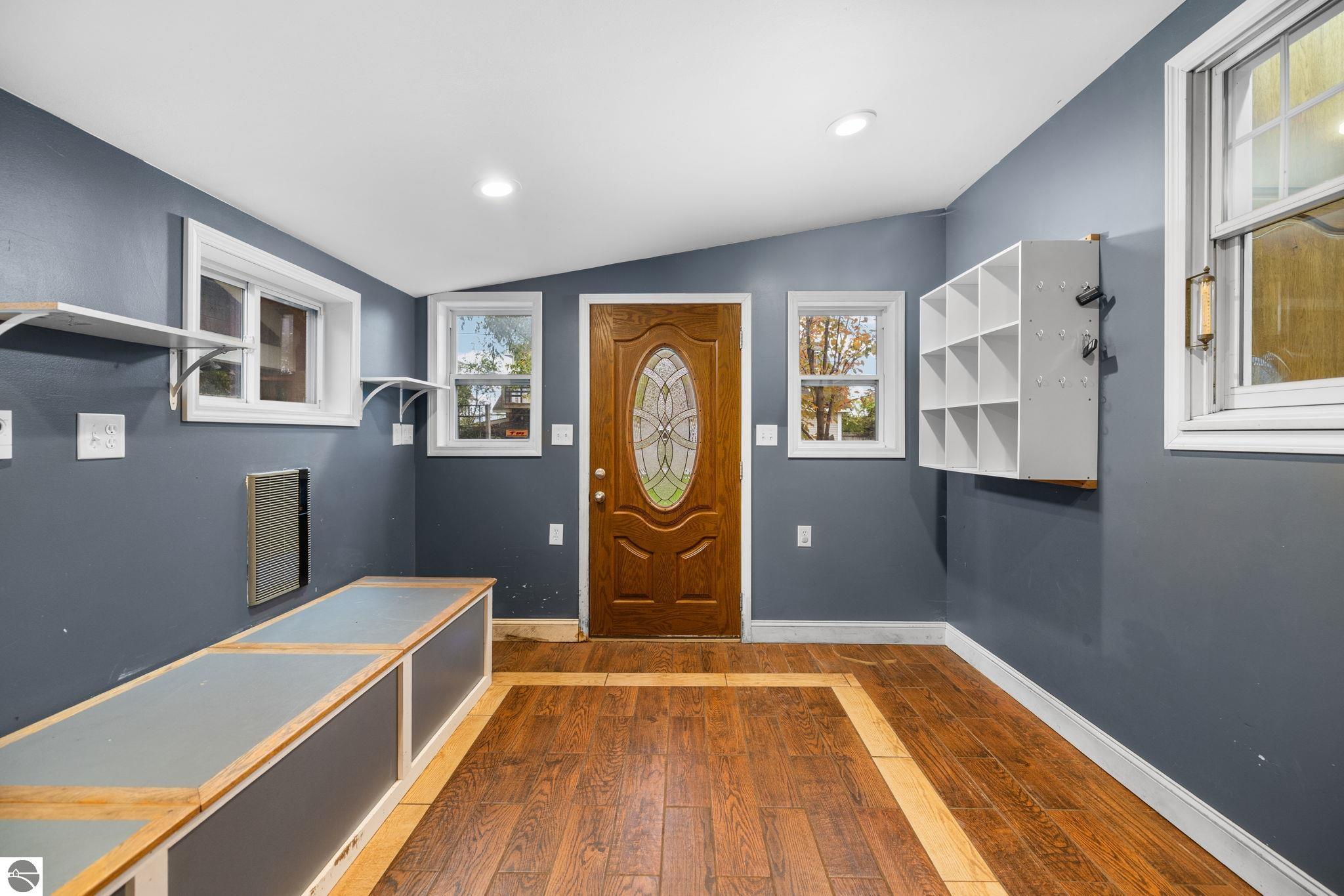 Traverse City, Michigan, 49686, United States, 4 Bedrooms Bedrooms, ,4 BathroomsBathrooms,Residential,Active,1990613