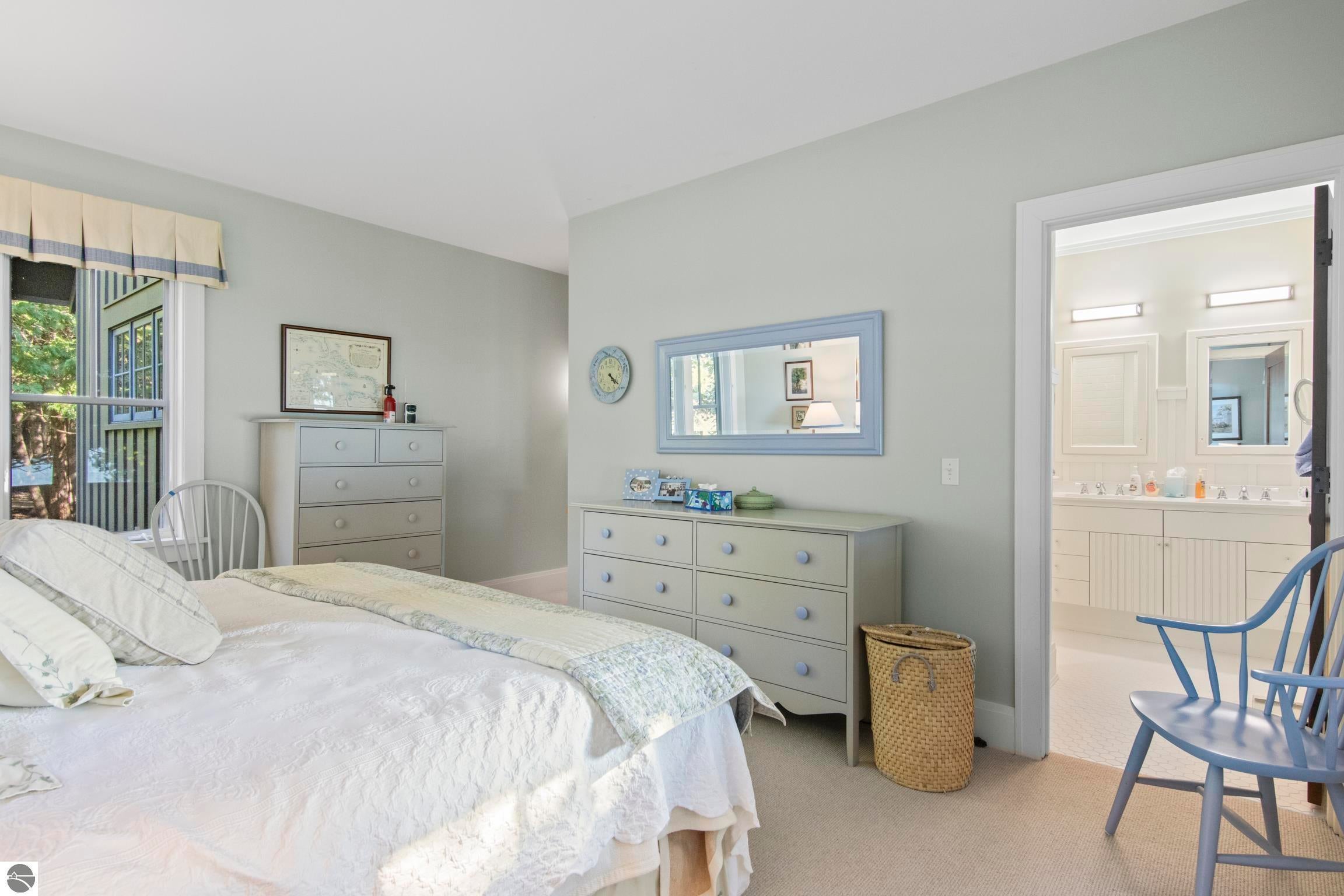 Rapid City, Michigan, 49676, United States, 5 Bedrooms Bedrooms, ,5 BathroomsBathrooms,Residential,Active,1945320