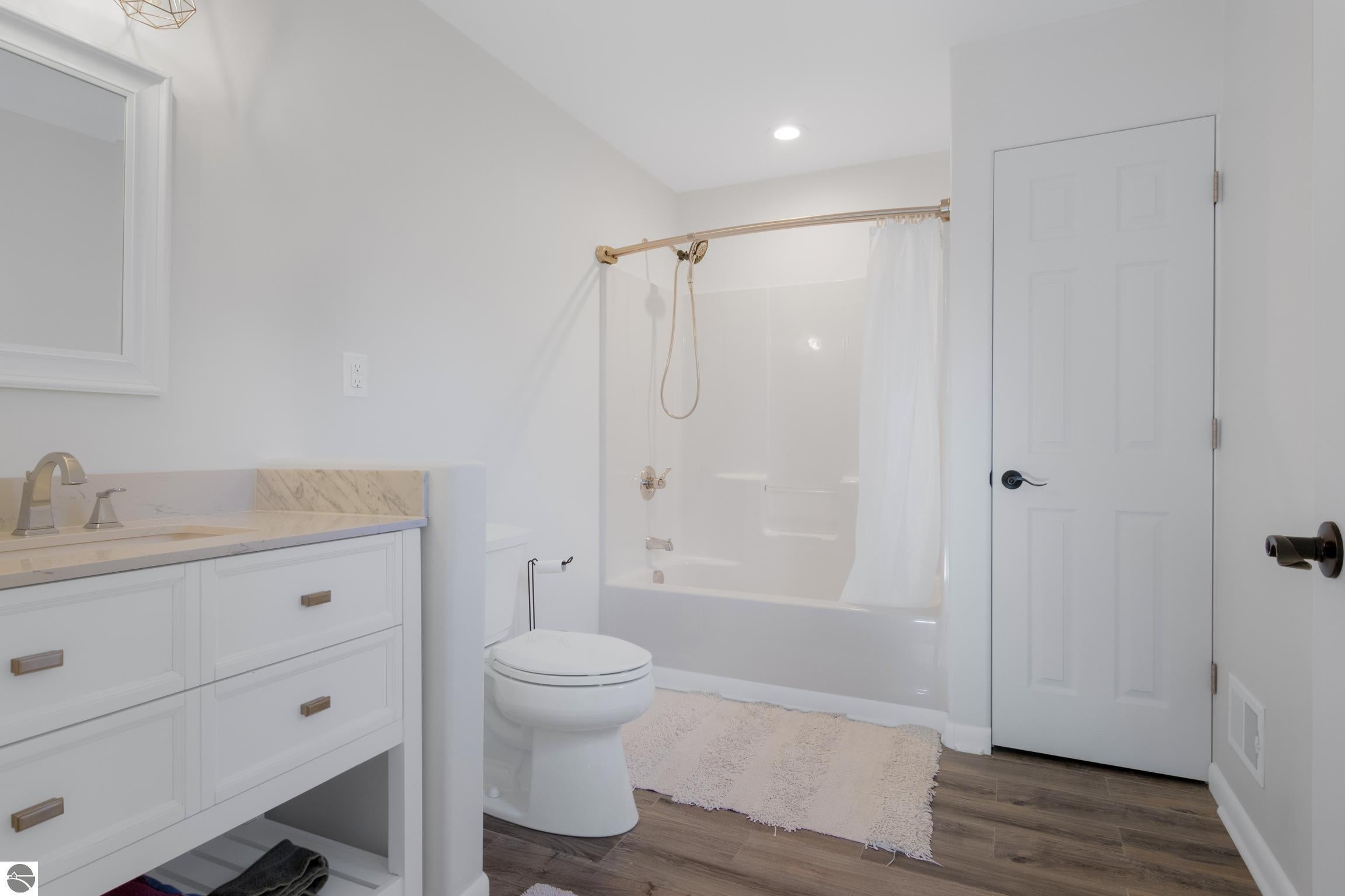 Kalkaska, Michigan, 49646, United States, 4 Bedrooms Bedrooms, ,5 BathroomsBathrooms,Residential,Active,1992305