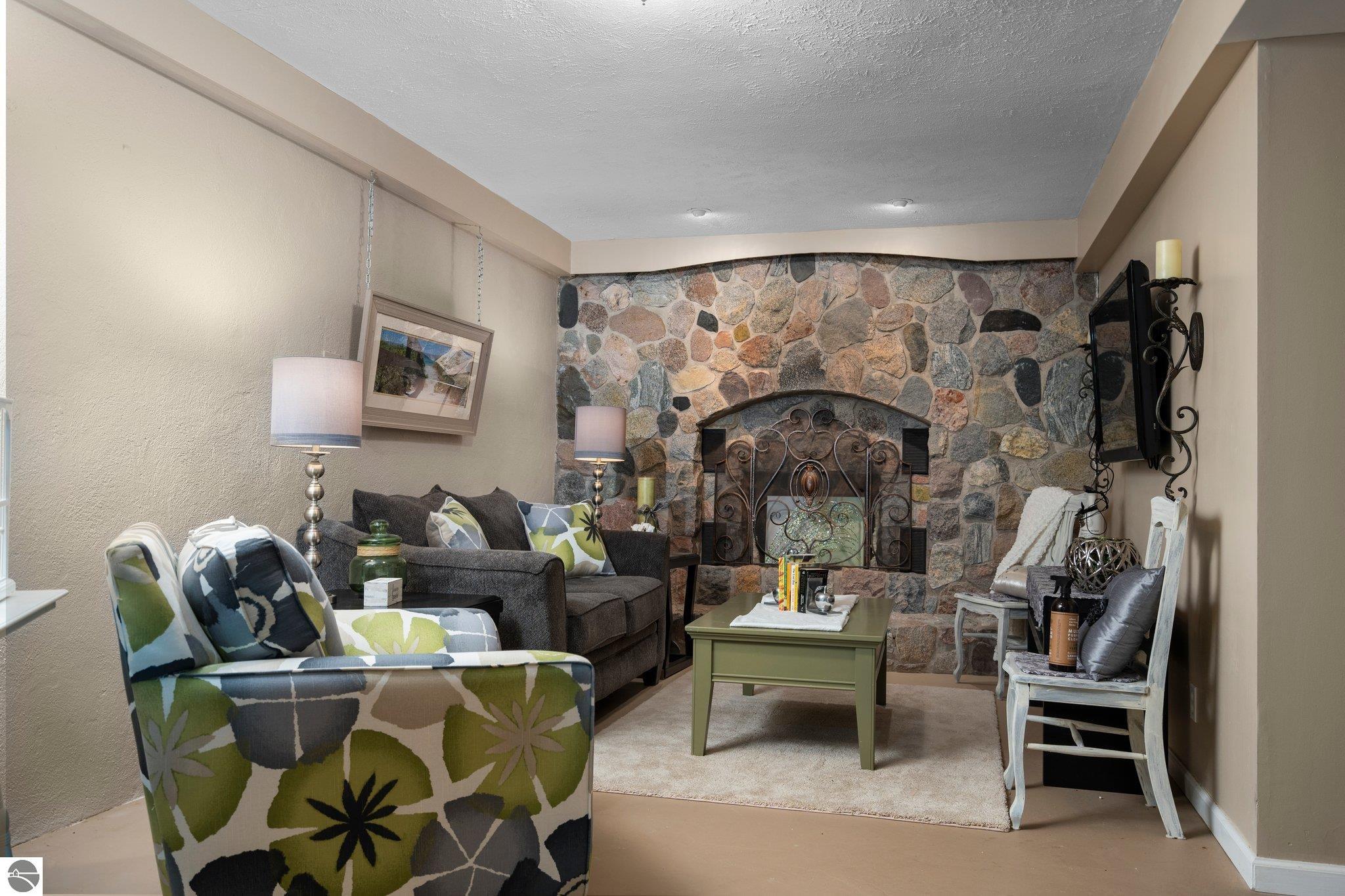Traverse City, Michigan, 49684, United States, ,5 BathroomsBathrooms,Residential,Active,1831839