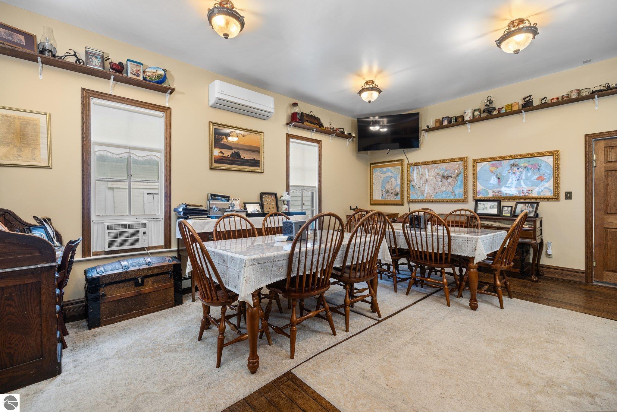 Traverse City, Michigan, 49686, United States, 11 Bedrooms Bedrooms, ,12 BathroomsBathrooms,Residential,Active,1871584