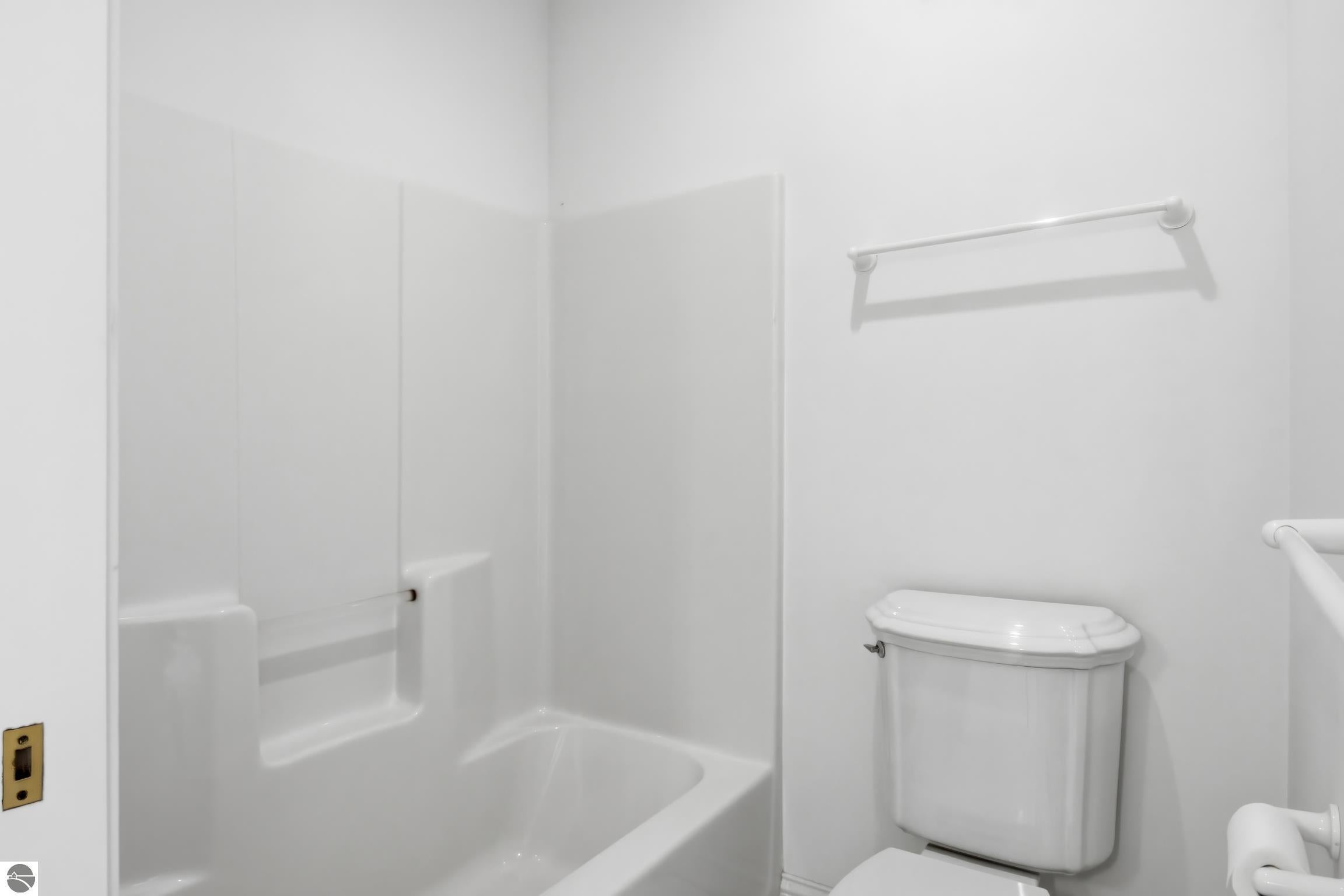 Kewadin, Michigan, 49648, United States, 5 Bedrooms Bedrooms, ,6 BathroomsBathrooms,Residential,Active,2032911