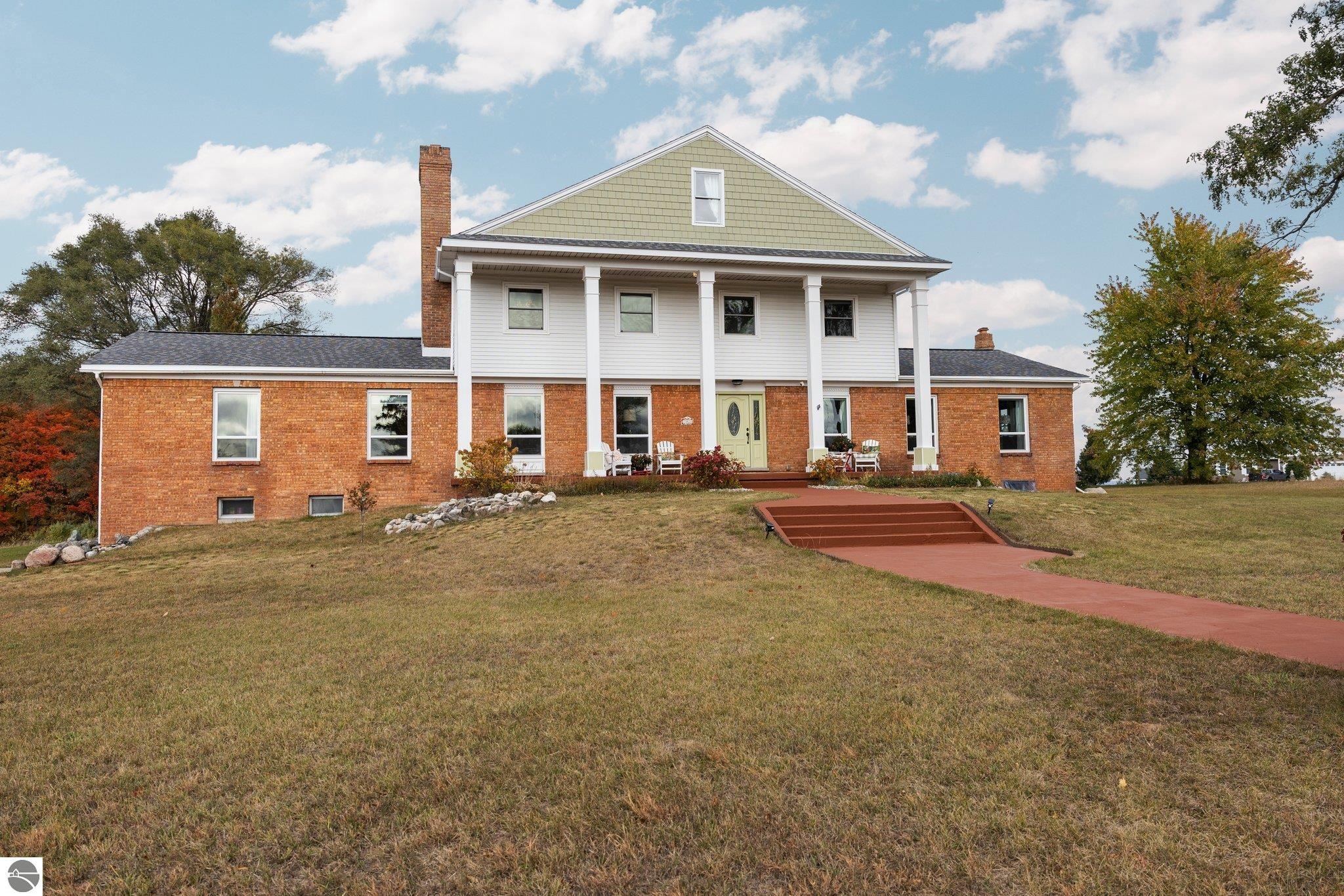 Traverse City, Michigan, 49684, United States, ,5 BathroomsBathrooms,Residential,Active,1831839
