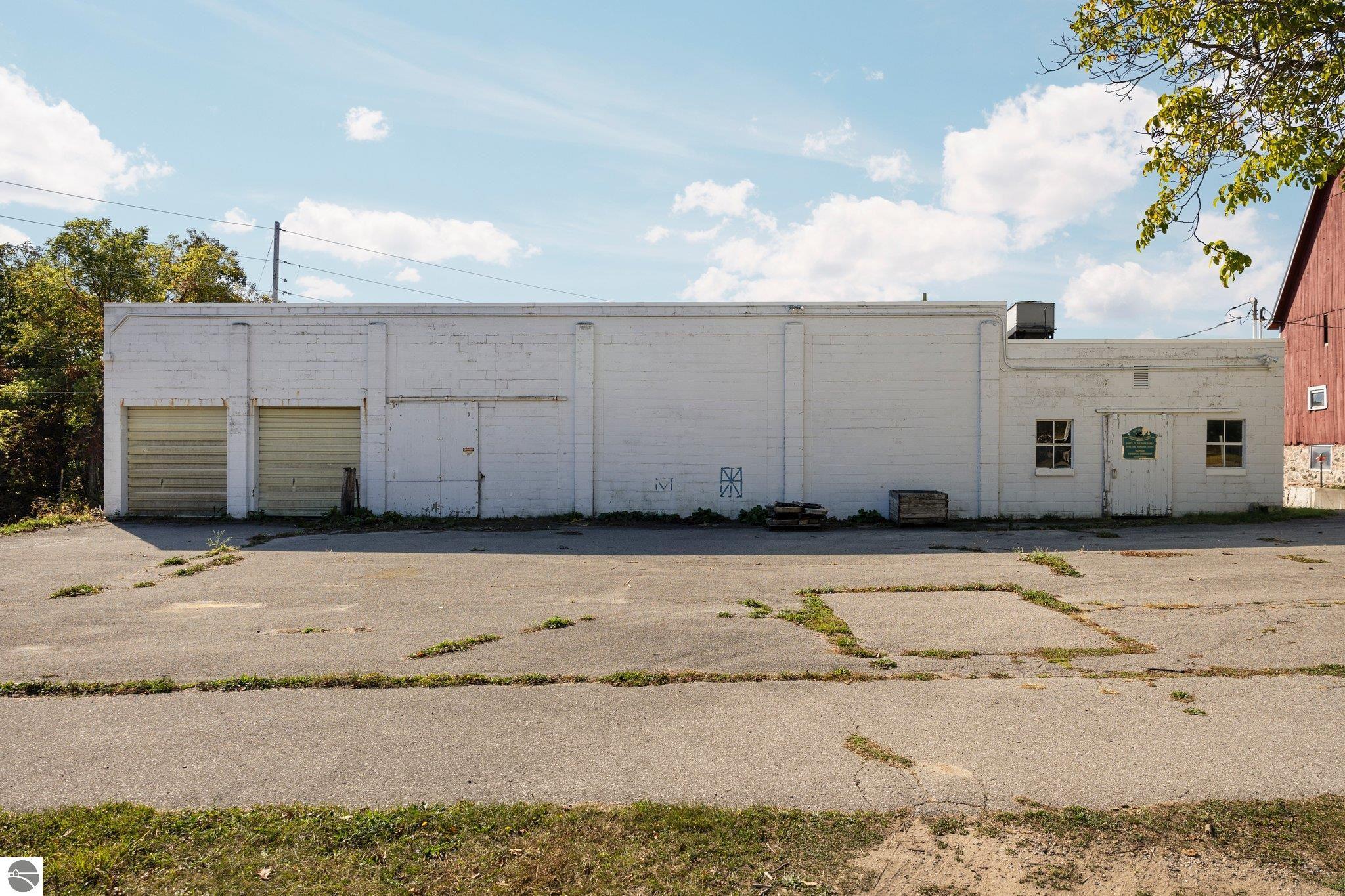 Traverse City, Michigan, 49686, United States, 4 Bedrooms Bedrooms, ,2 BathroomsBathrooms,Residential,Active,1934796