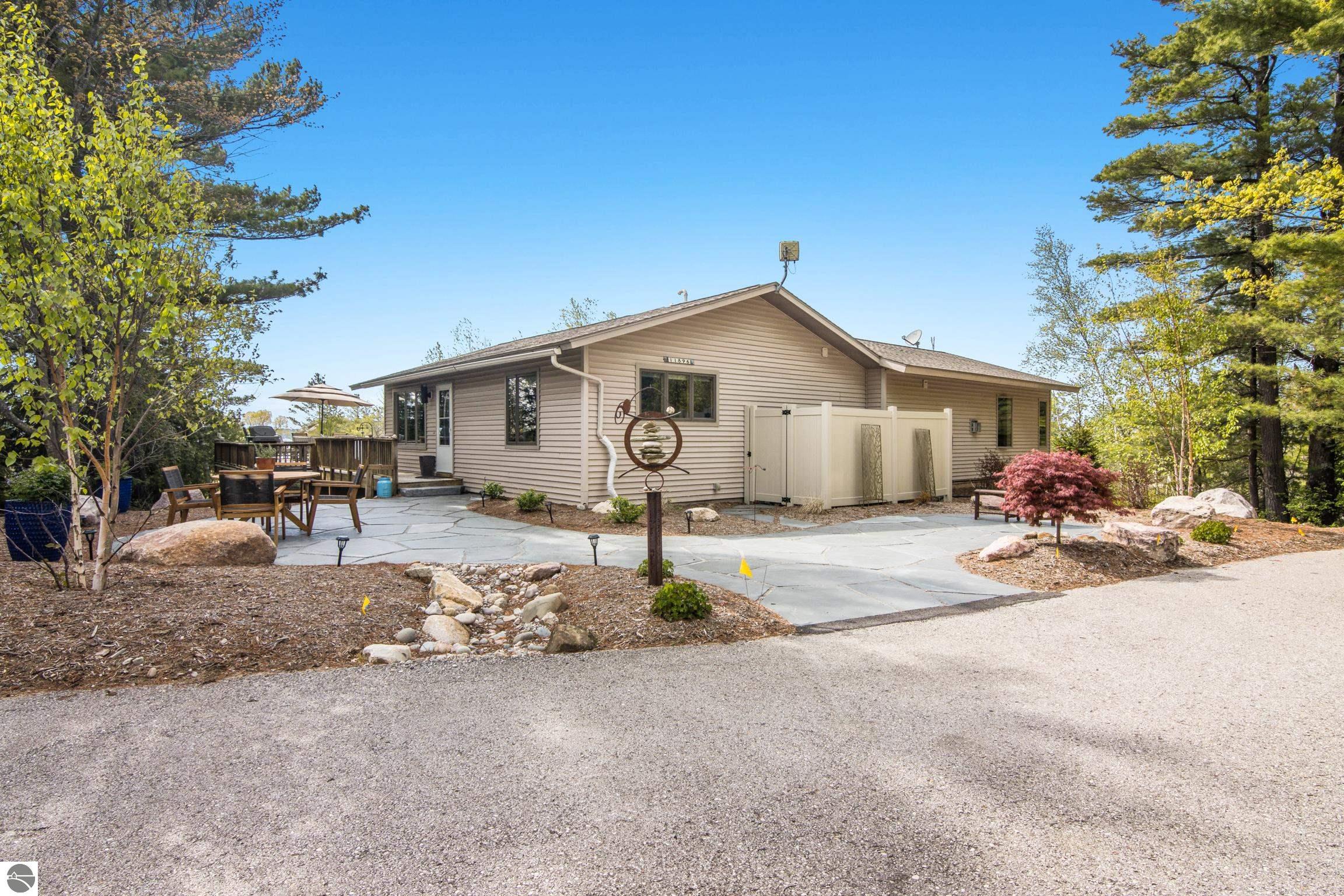 Williamsburg, Michigan, 49690, United States, ,4 BathroomsBathrooms,Residential,Active,1831821