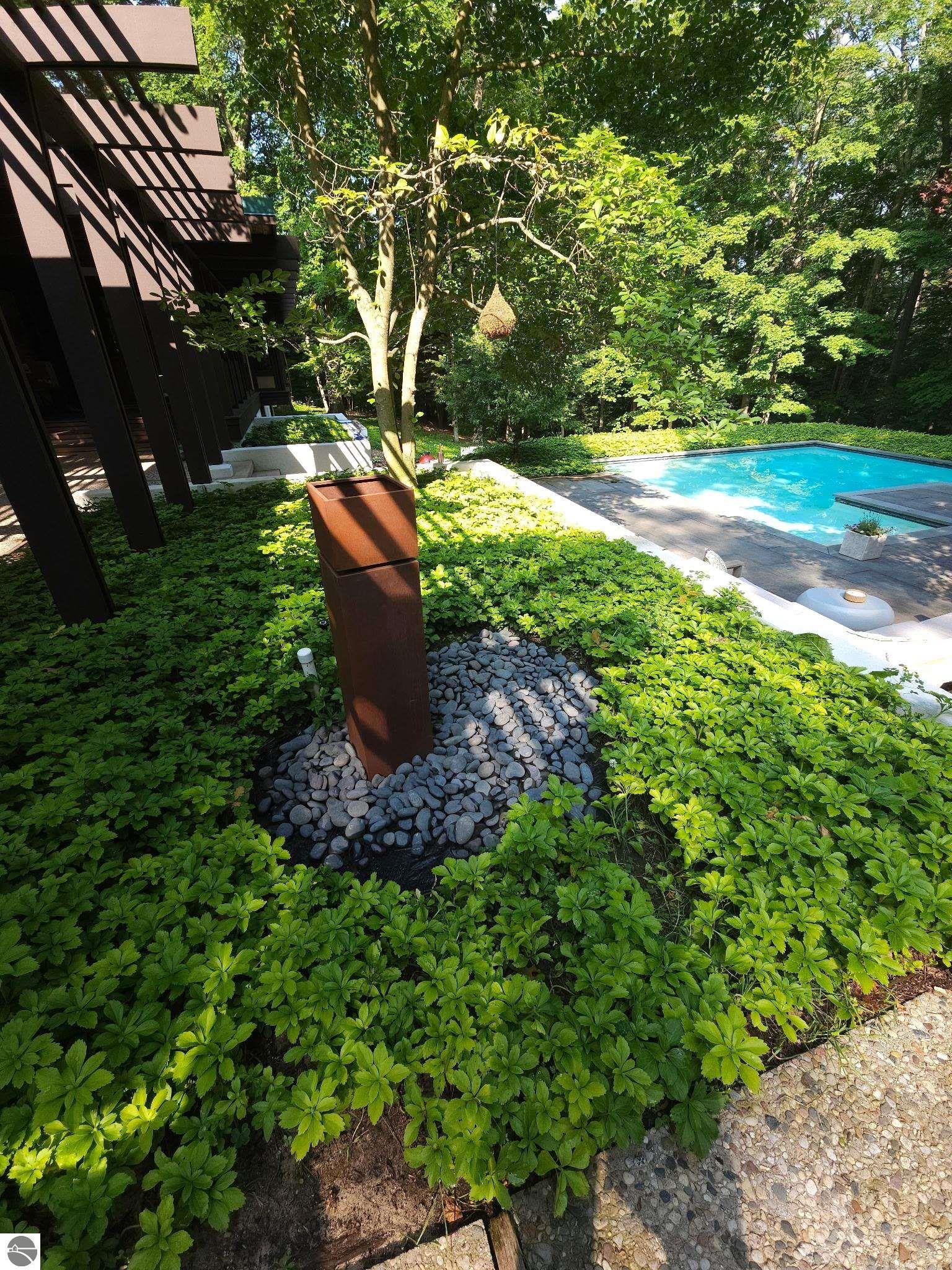 Traverse City, Michigan, 49686, United States, 3 Bedrooms Bedrooms, ,2 BathroomsBathrooms,Residential,Contingent,2007042