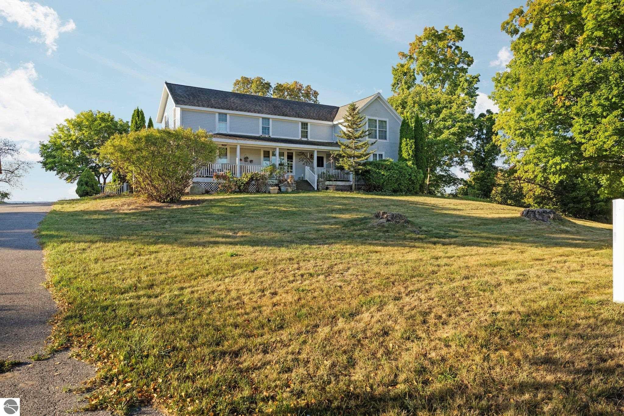 Traverse City, Michigan, 49686, United States, 4 Bedrooms Bedrooms, ,2 BathroomsBathrooms,Residential,Active,1934796
