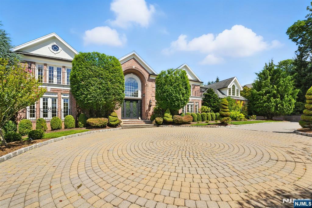 Tenafly, New Jersey, 07670, United States, 6 Bedrooms Bedrooms, ,7 BathroomsBathrooms,Residential,Active,1927680