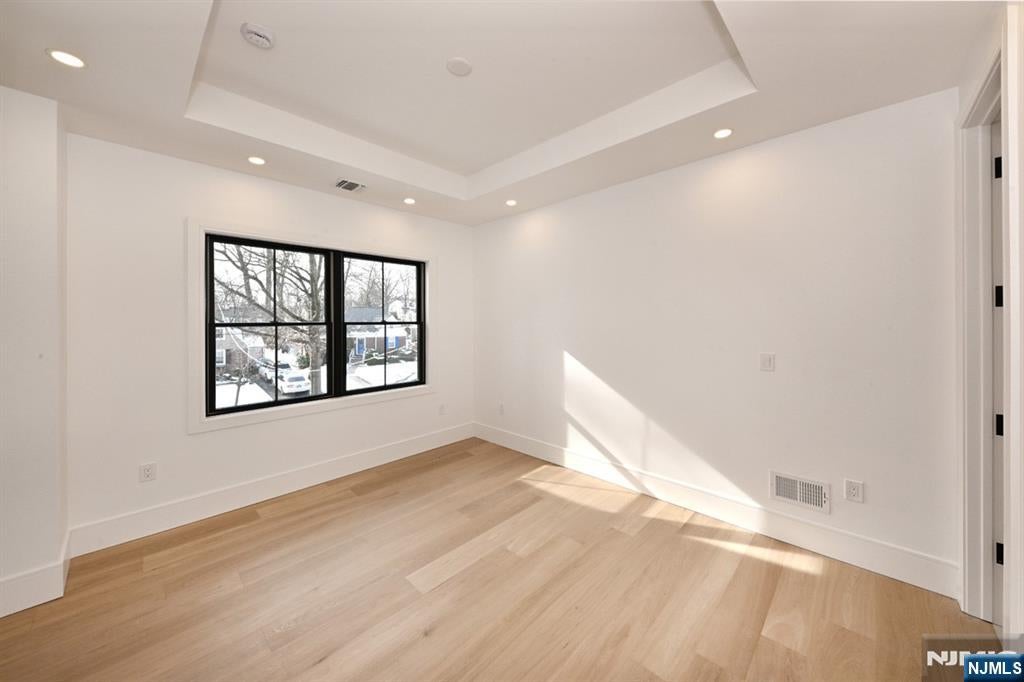 River Edge, New Jersey, 07661, United States, 5 Bedrooms Bedrooms, ,6 BathroomsBathrooms,Residential,Active,2014946