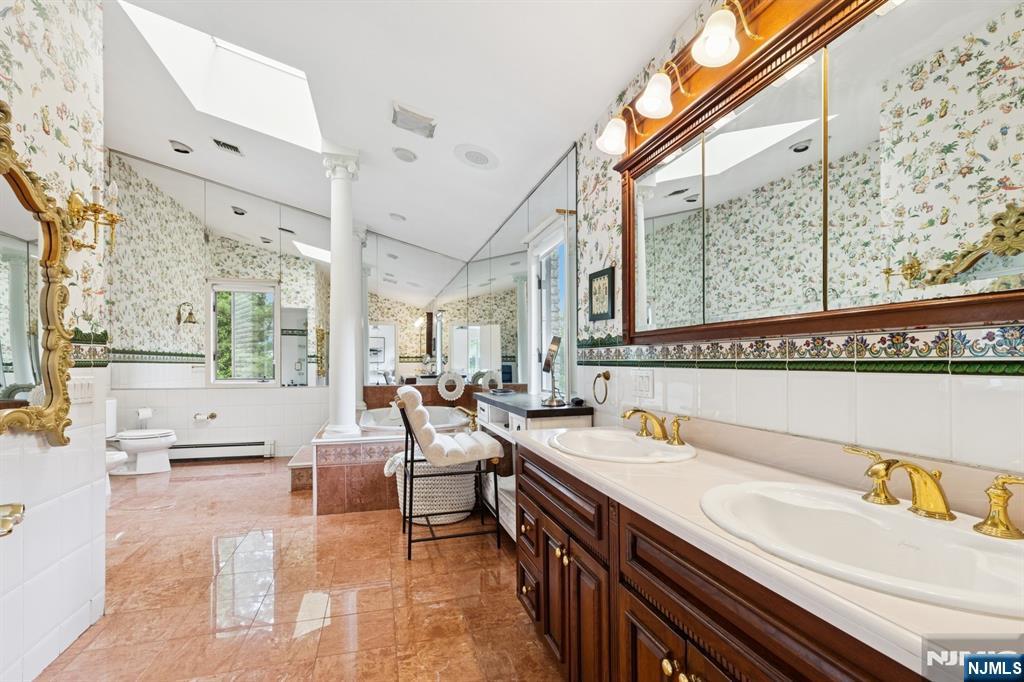 Cresskill, New Jersey, 07626, United States, 8 Bedrooms Bedrooms, ,5 BathroomsBathrooms,Residential,Active,1831840