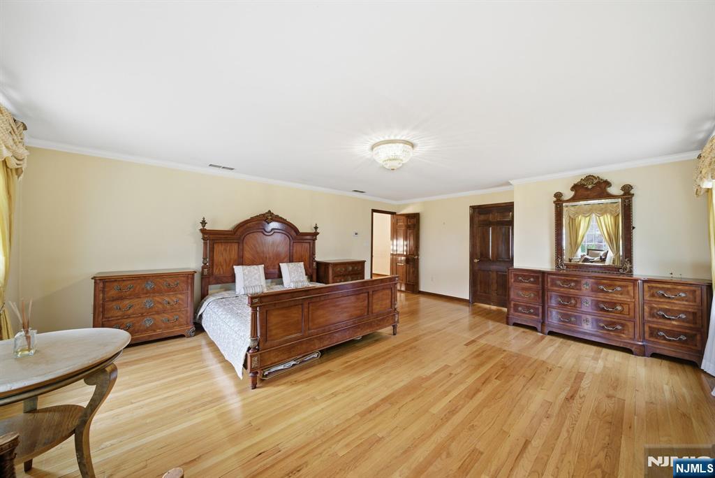 Cresskill, New Jersey, 07626, United States, 5 Bedrooms Bedrooms, ,5 BathroomsBathrooms,Residential,Active,1995264
