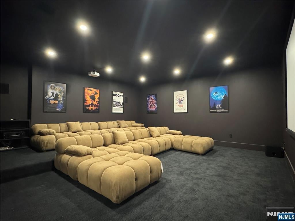 Englewood Cliffs, New Jersey, 07632, United States, 7 Bedrooms Bedrooms, ,8 BathroomsBathrooms,Residential,Active,1952040