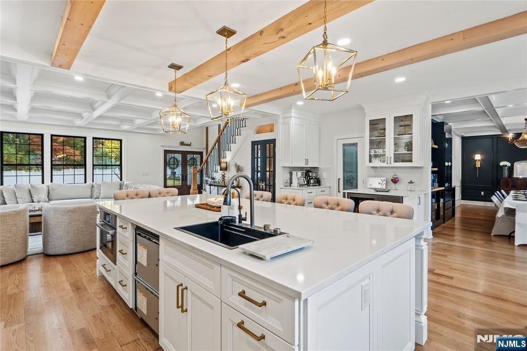 Roseland, New Jersey, 07068, United States, 4 Bedrooms Bedrooms, ,4 BathroomsBathrooms,Residential,Active,2045539
