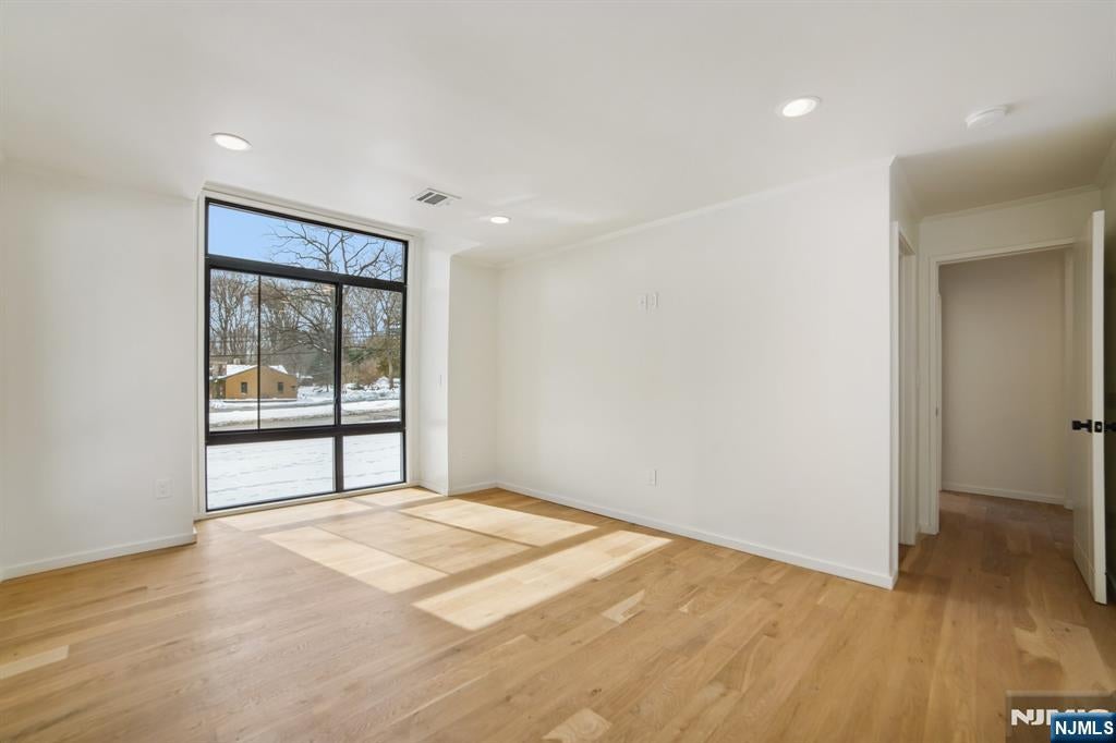 Par-Troy Hills Twp., New Jersey, 07054, United States, 4 Bedrooms Bedrooms, ,4 BathroomsBathrooms,Residential,Active,2021621