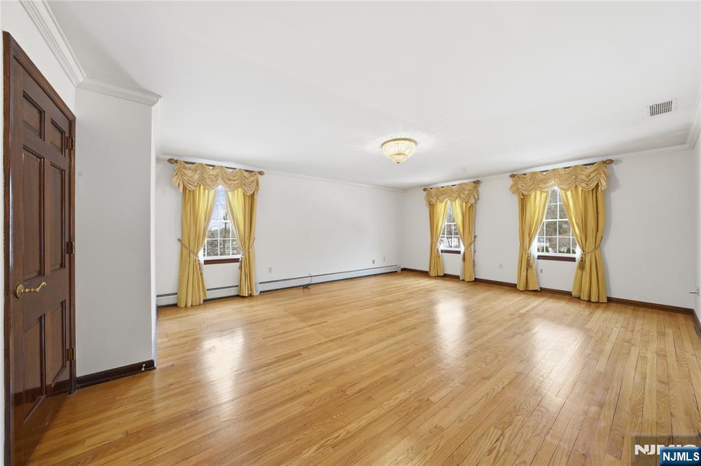 Cresskill, New Jersey, 07626, United States, 5 Bedrooms Bedrooms, ,5 BathroomsBathrooms,Residential,Active,2007619