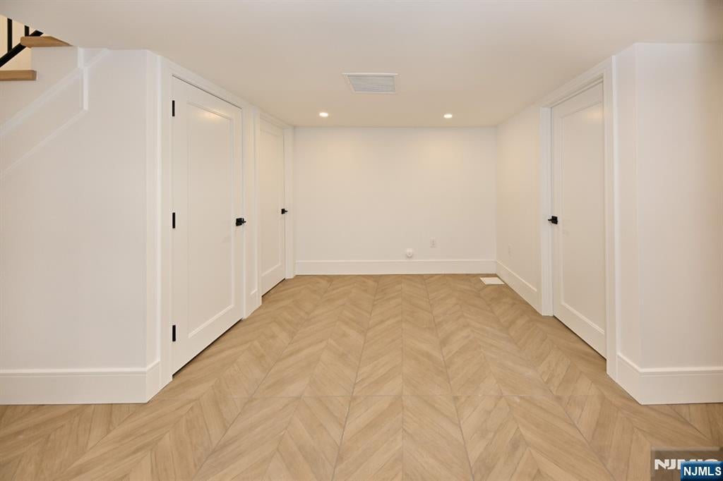 River Edge, New Jersey, 07661, United States, 5 Bedrooms Bedrooms, ,6 BathroomsBathrooms,Residential,Active,2014946