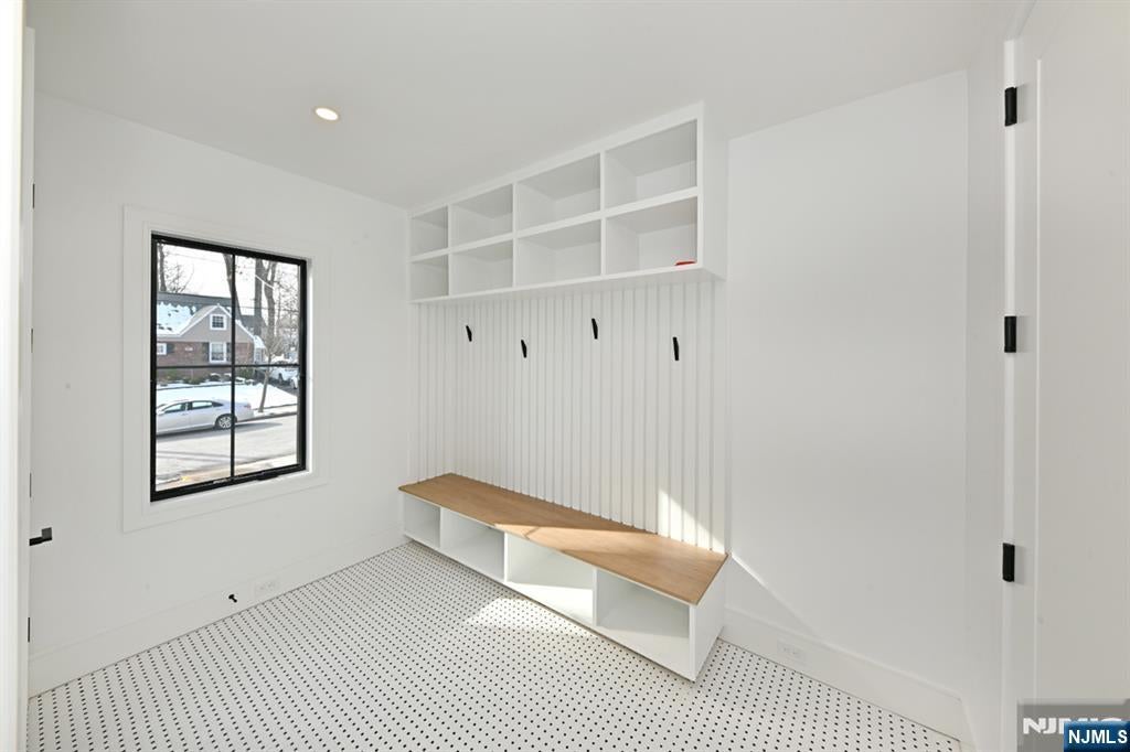 River Edge, New Jersey, 07661, United States, 5 Bedrooms Bedrooms, ,6 BathroomsBathrooms,Residential,Active,2014946