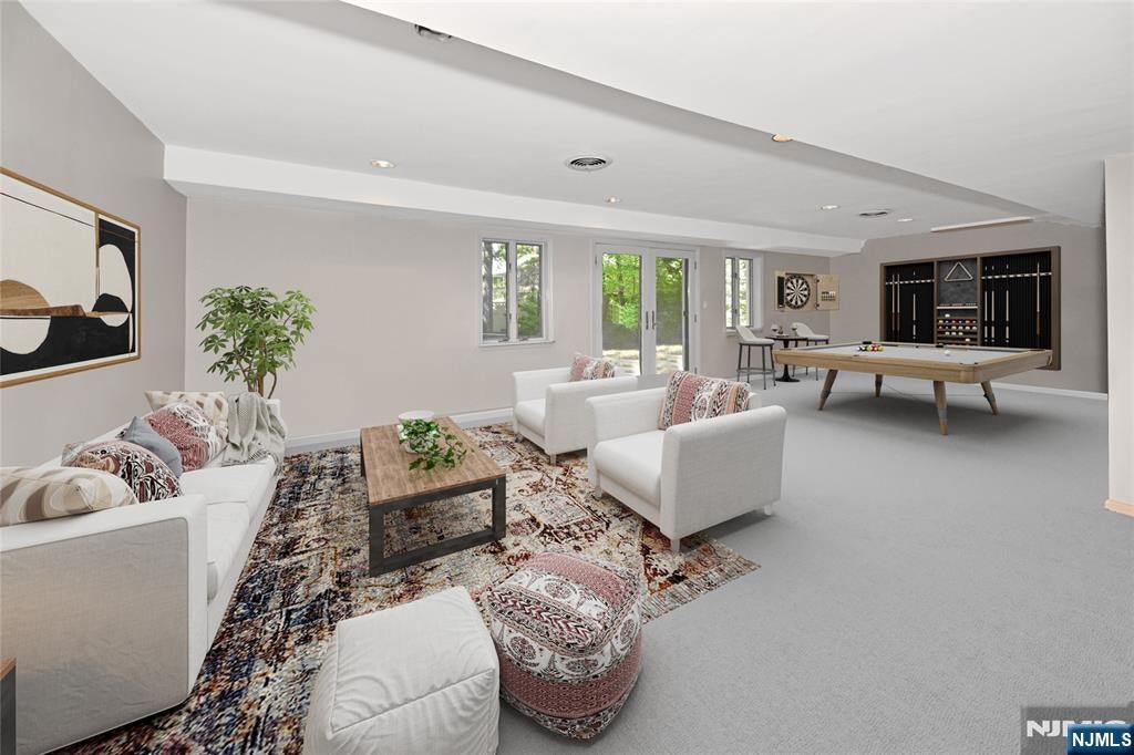 Englewood Cliffs, New Jersey, 07632, United States, 5 Bedrooms Bedrooms, ,4 BathroomsBathrooms,Residential,Active,1929465