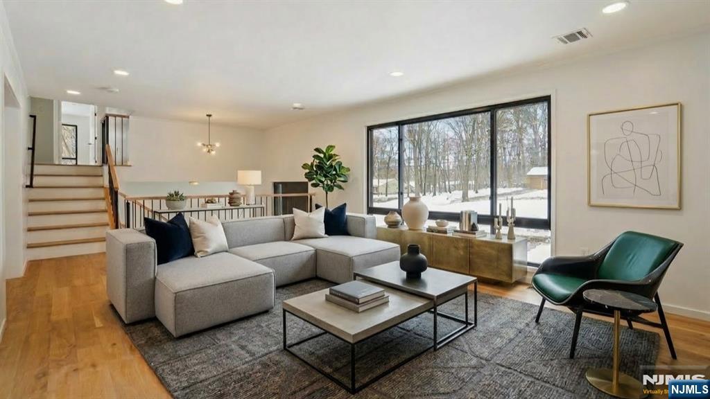 Par-Troy Hills Twp., New Jersey, 07054, United States, 4 Bedrooms Bedrooms, ,4 BathroomsBathrooms,Residential,Active,2021621