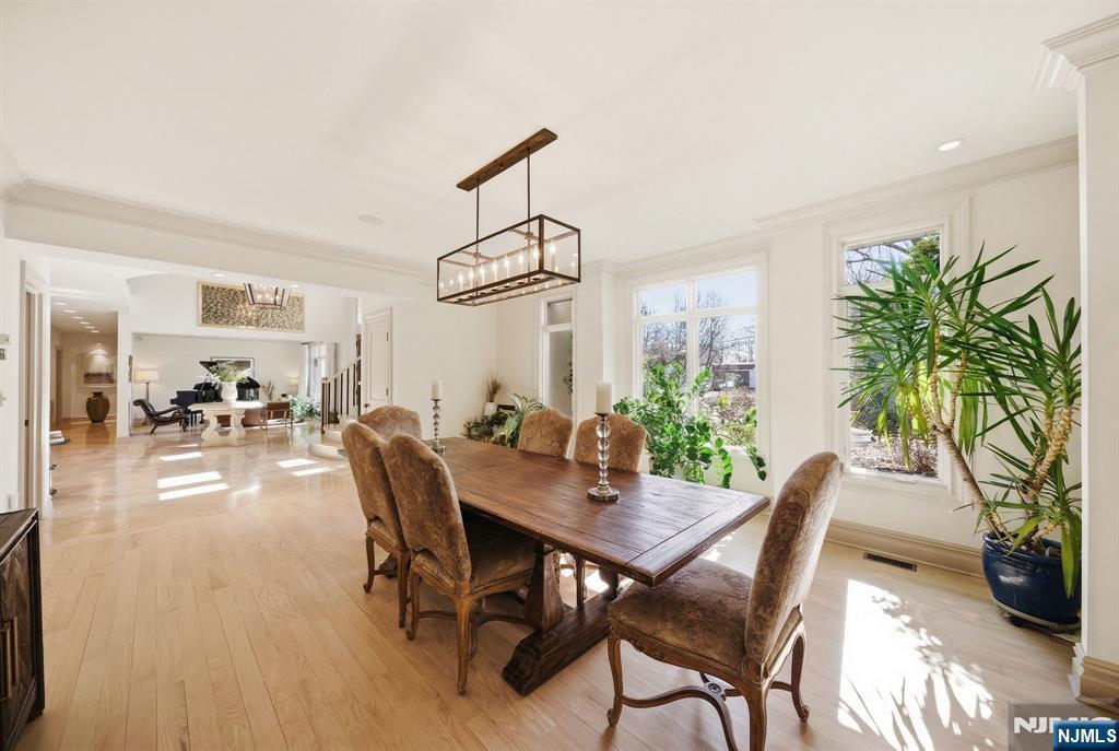 Tenafly, New Jersey, 07670, United States, 6 Bedrooms Bedrooms, ,7 BathroomsBathrooms,Residential,Active,2043827