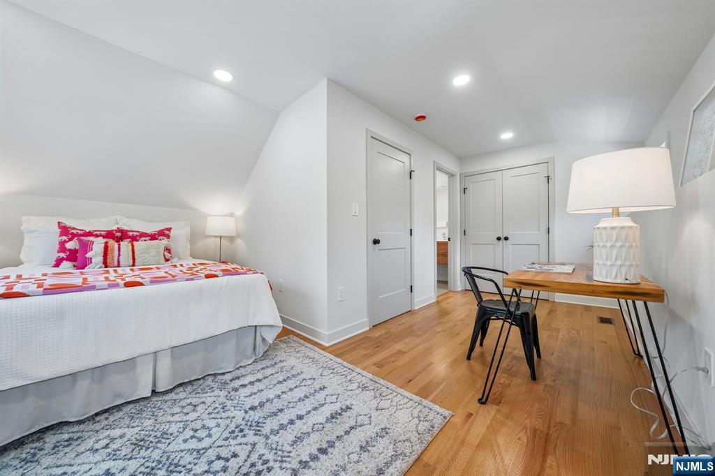 Millburn, New Jersey, 07078, United States, 5 Bedrooms Bedrooms, ,4 BathroomsBathrooms,Residential,Active,2044164