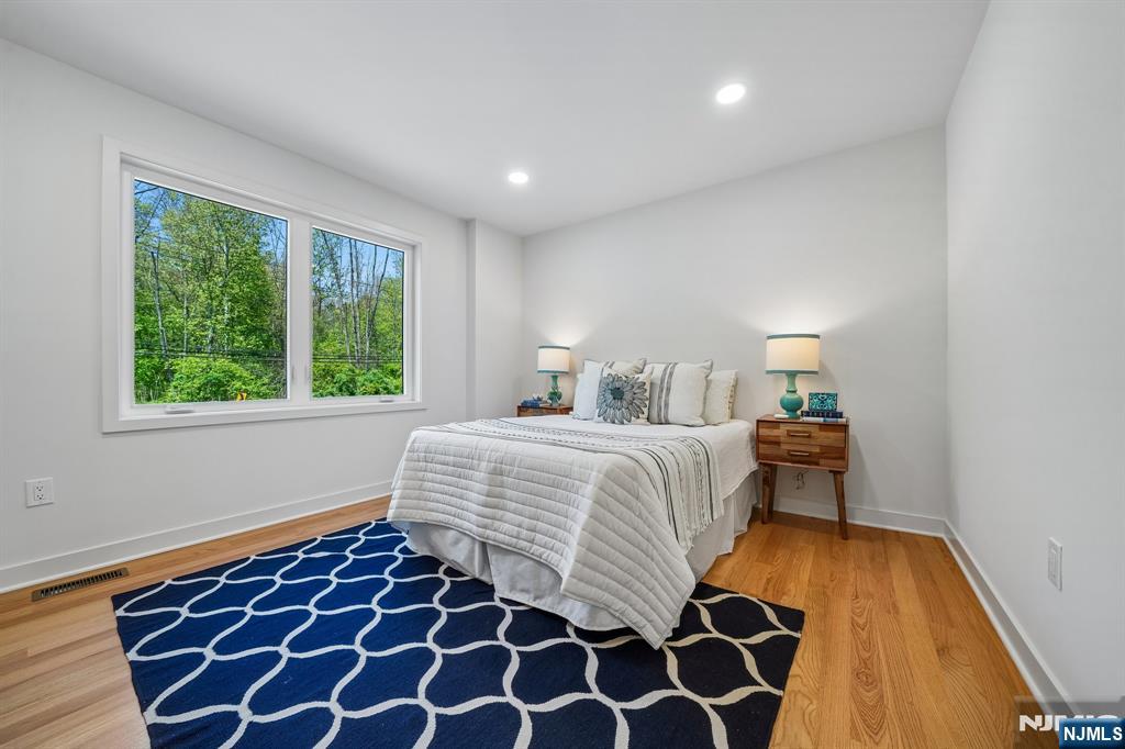 Millburn, New Jersey, 07078, United States, 5 Bedrooms Bedrooms, ,4 BathroomsBathrooms,Residential,Active,2044164