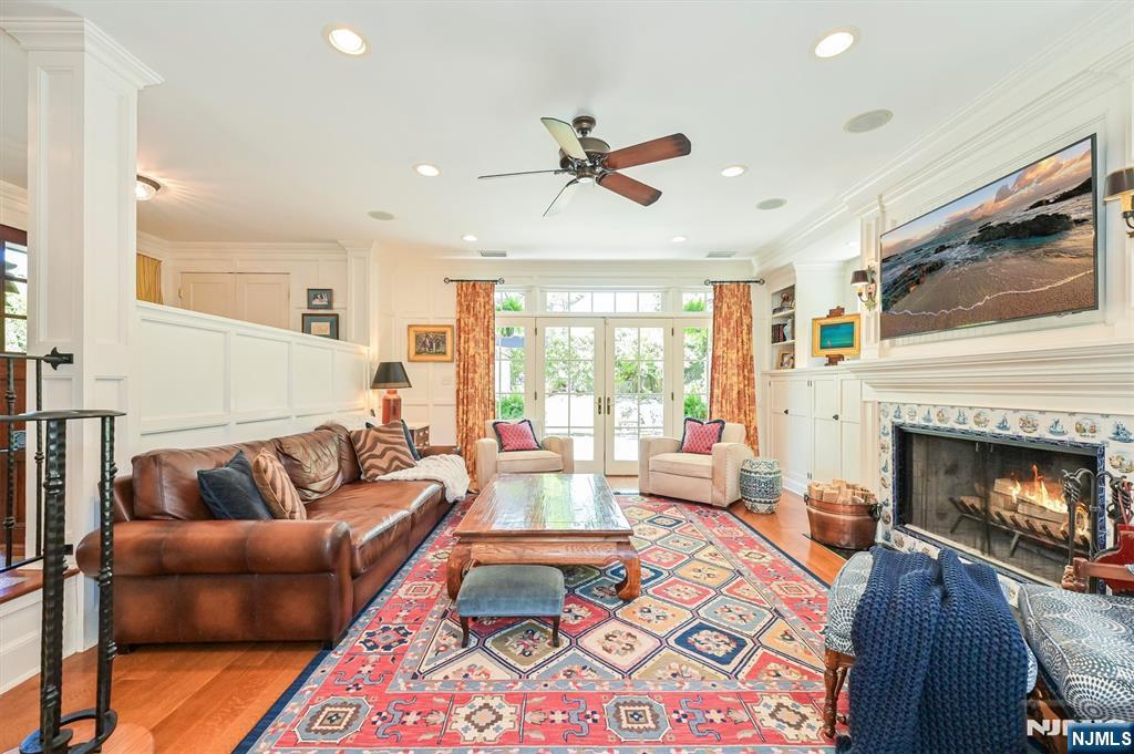 Glen Rock, New Jersey, 07452, United States, 5 Bedrooms Bedrooms, ,6 BathroomsBathrooms,Residential,Active,2042645