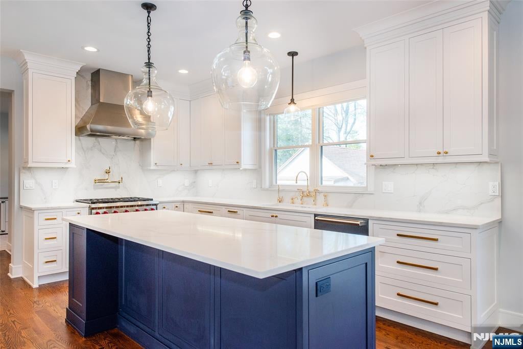 Demarest, New Jersey, 07627, United States, 5 Bedrooms Bedrooms, ,7 BathroomsBathrooms,Residential,Active,2037533