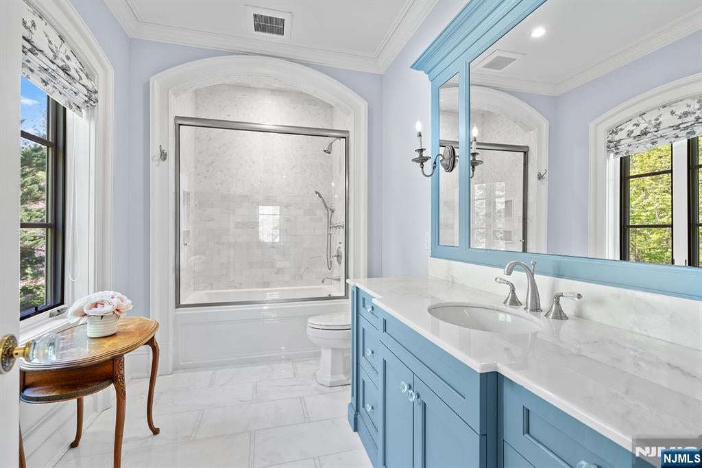Upper Saddle River, New Jersey, 07458, United States, 6 Bedrooms Bedrooms, ,7 BathroomsBathrooms,Residential,Active,2045761
