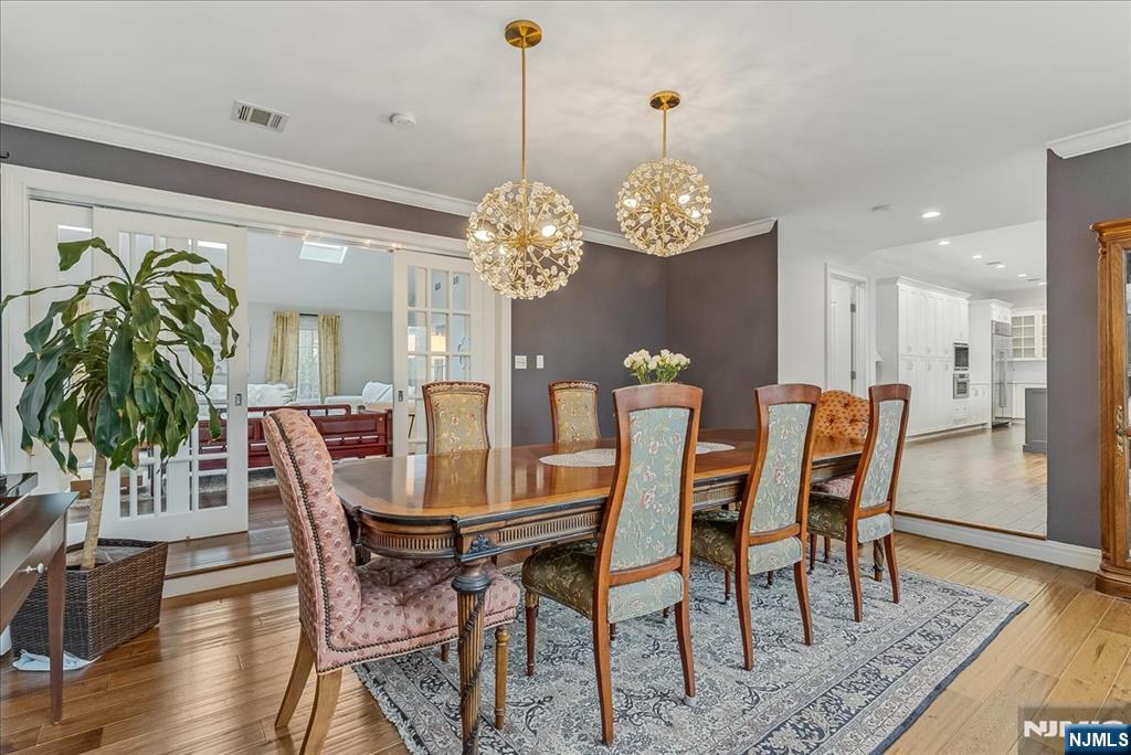 Upper Saddle River, New Jersey, 07458, United States, 4 Bedrooms Bedrooms, ,5 BathroomsBathrooms,Residential,Active,1964462