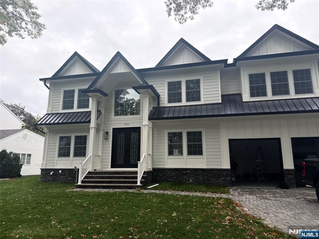 Paramus, New Jersey, 07652, United States, 5 Bedrooms Bedrooms, ,7 BathroomsBathrooms,Residential,Active,2013429